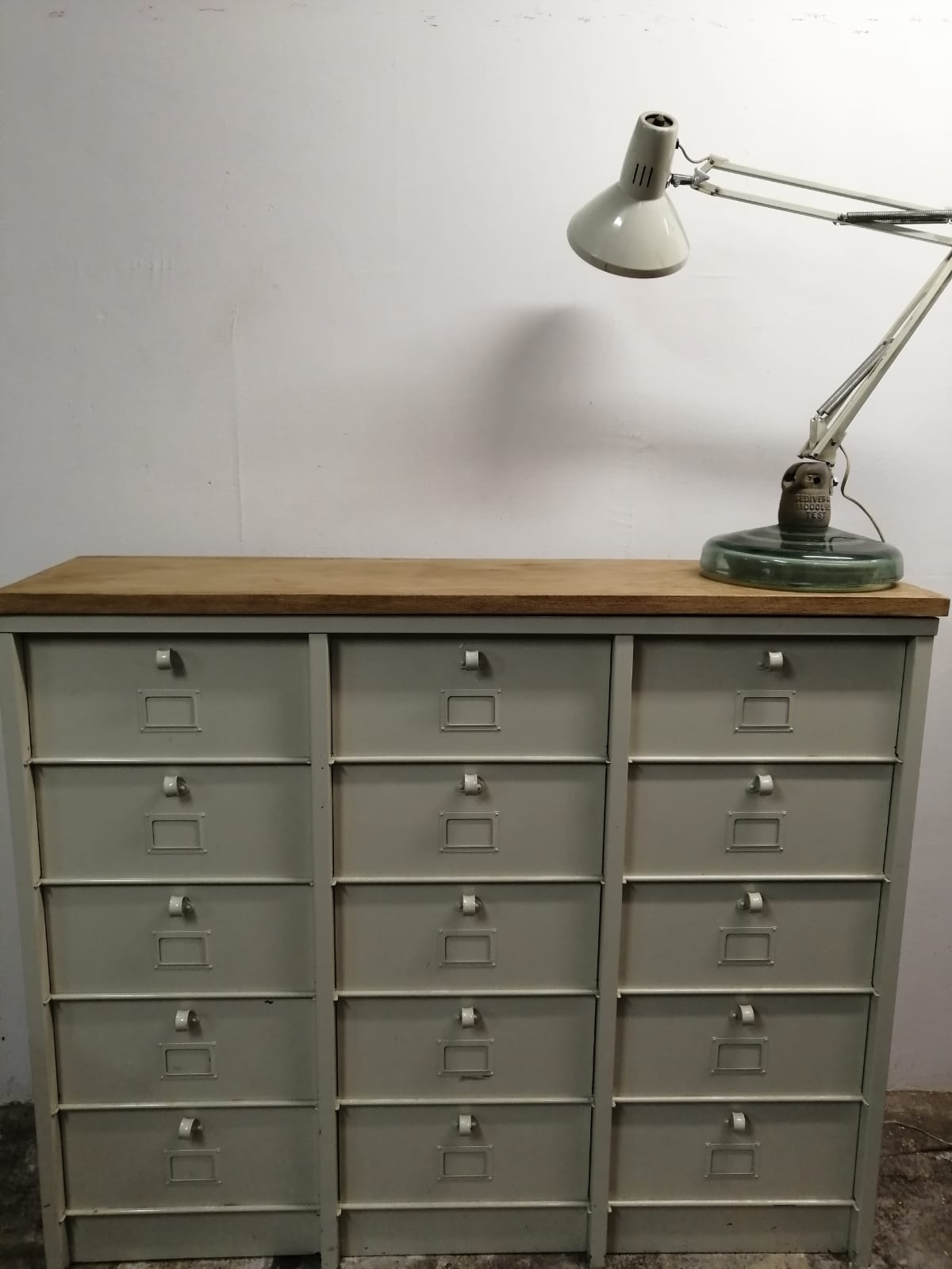 Strafor furniture with valves
