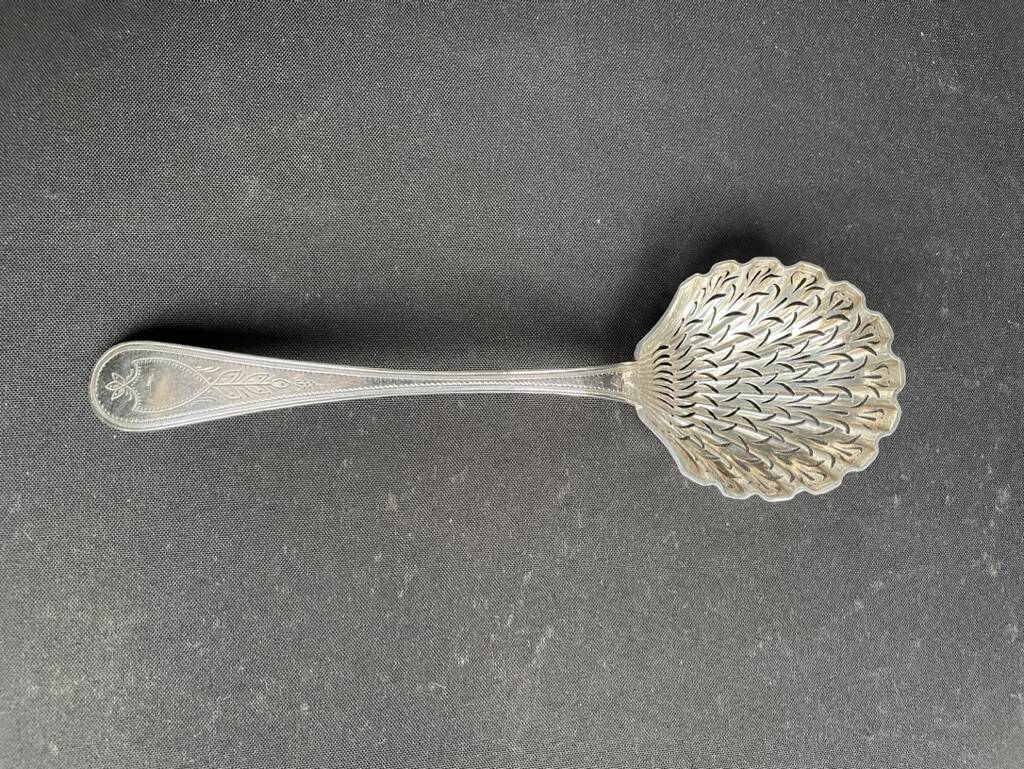 Large sprinkler spoon in 925°/00 silver - 19th century