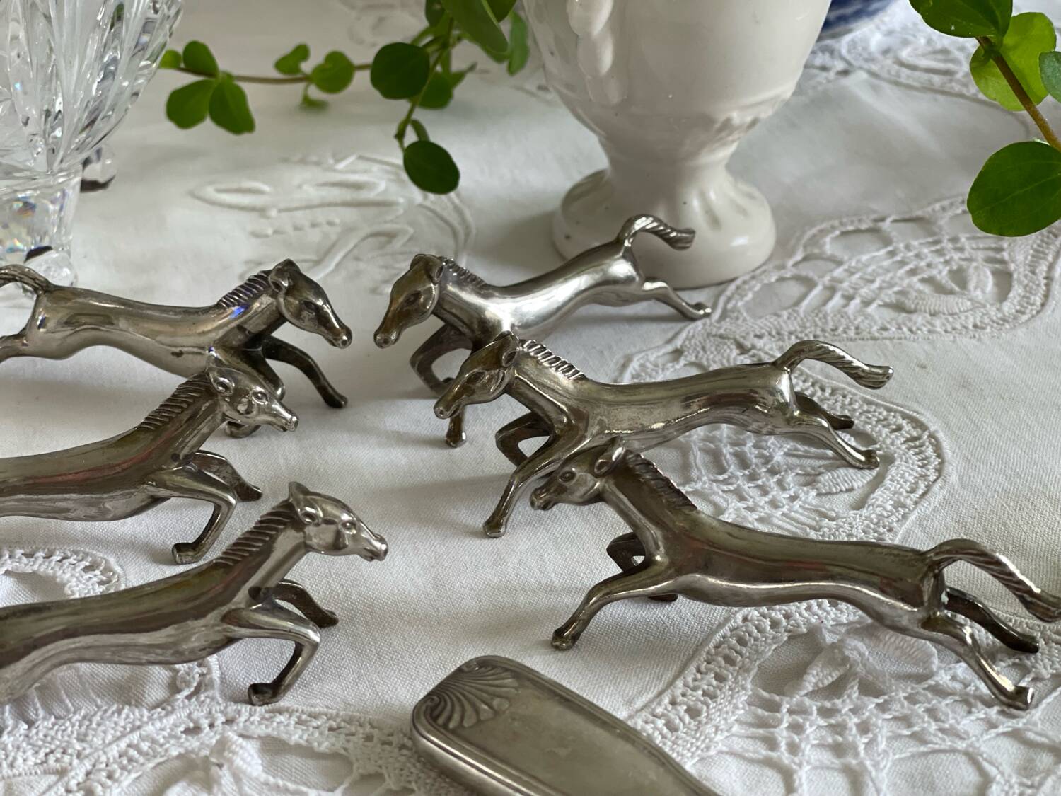 6 silver metal knife holders