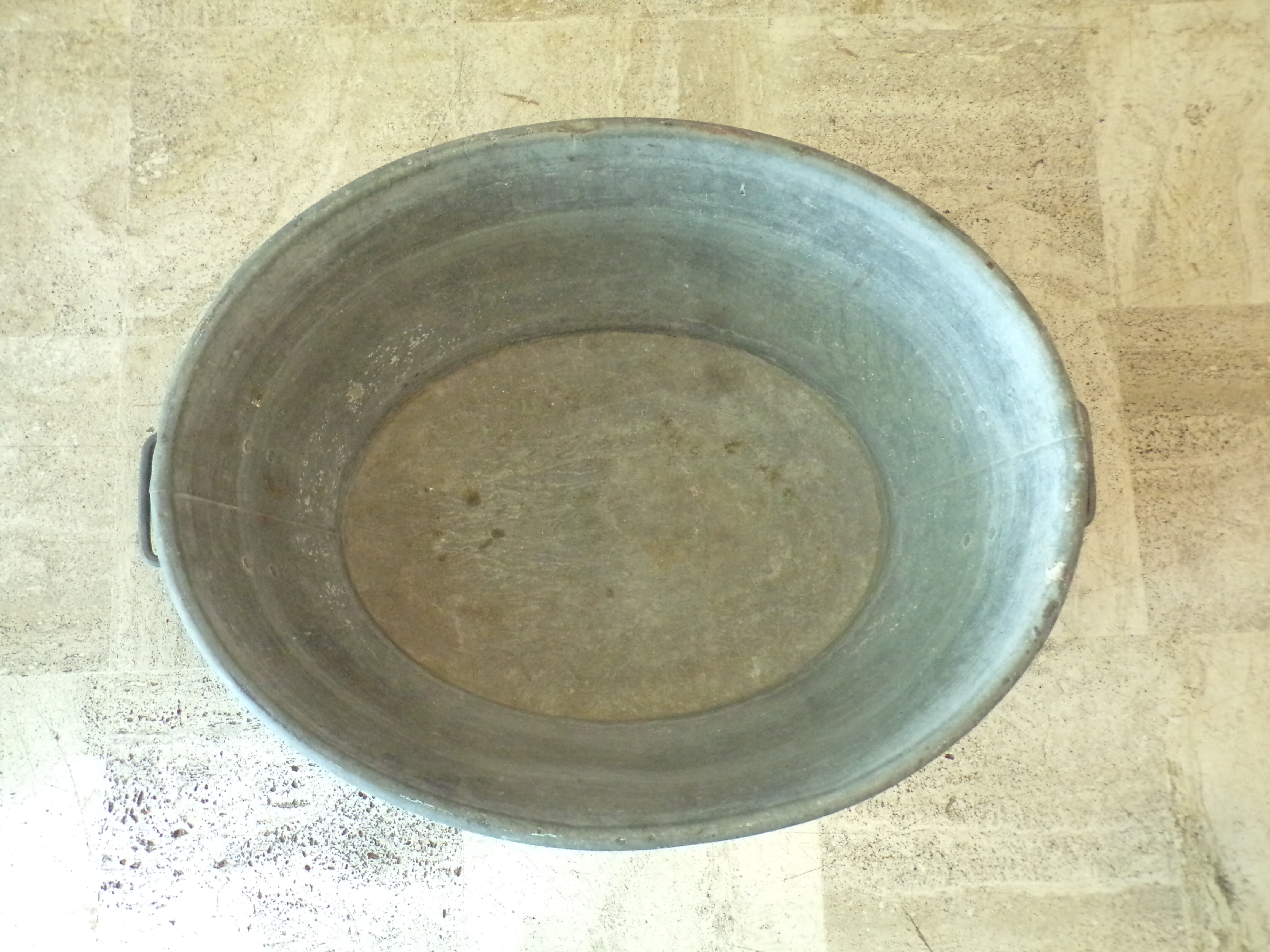 Basin in oval zinc 50X62 cm