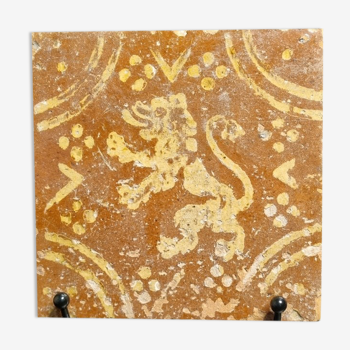 Carreau de carrelage en terre cuite lion des Flandres, XVII e s