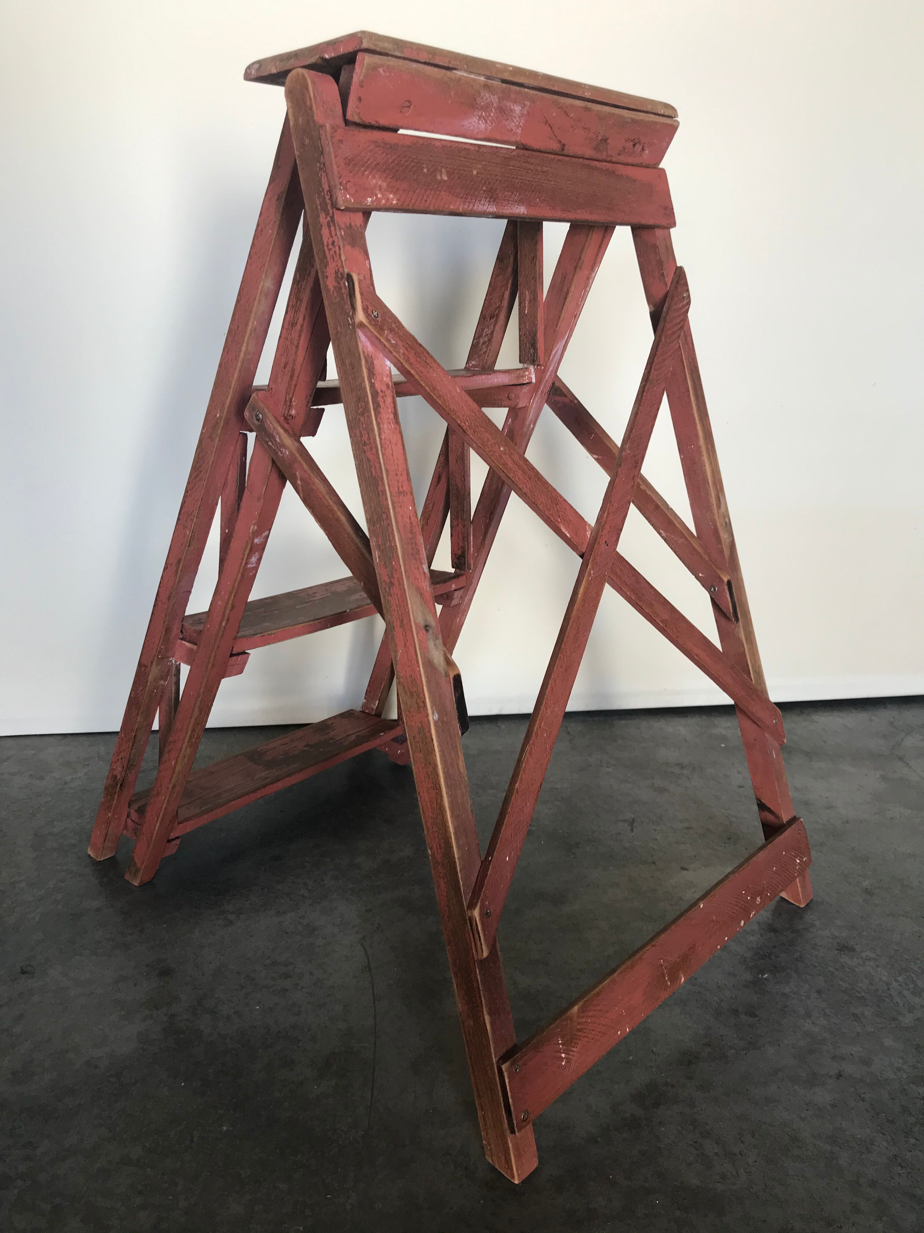 Industrial stepladder crafting foldable wooden painter