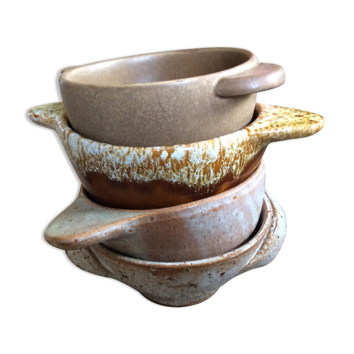 4 stoneware bowls