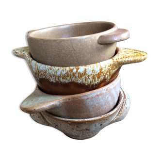 4 stoneware bowls