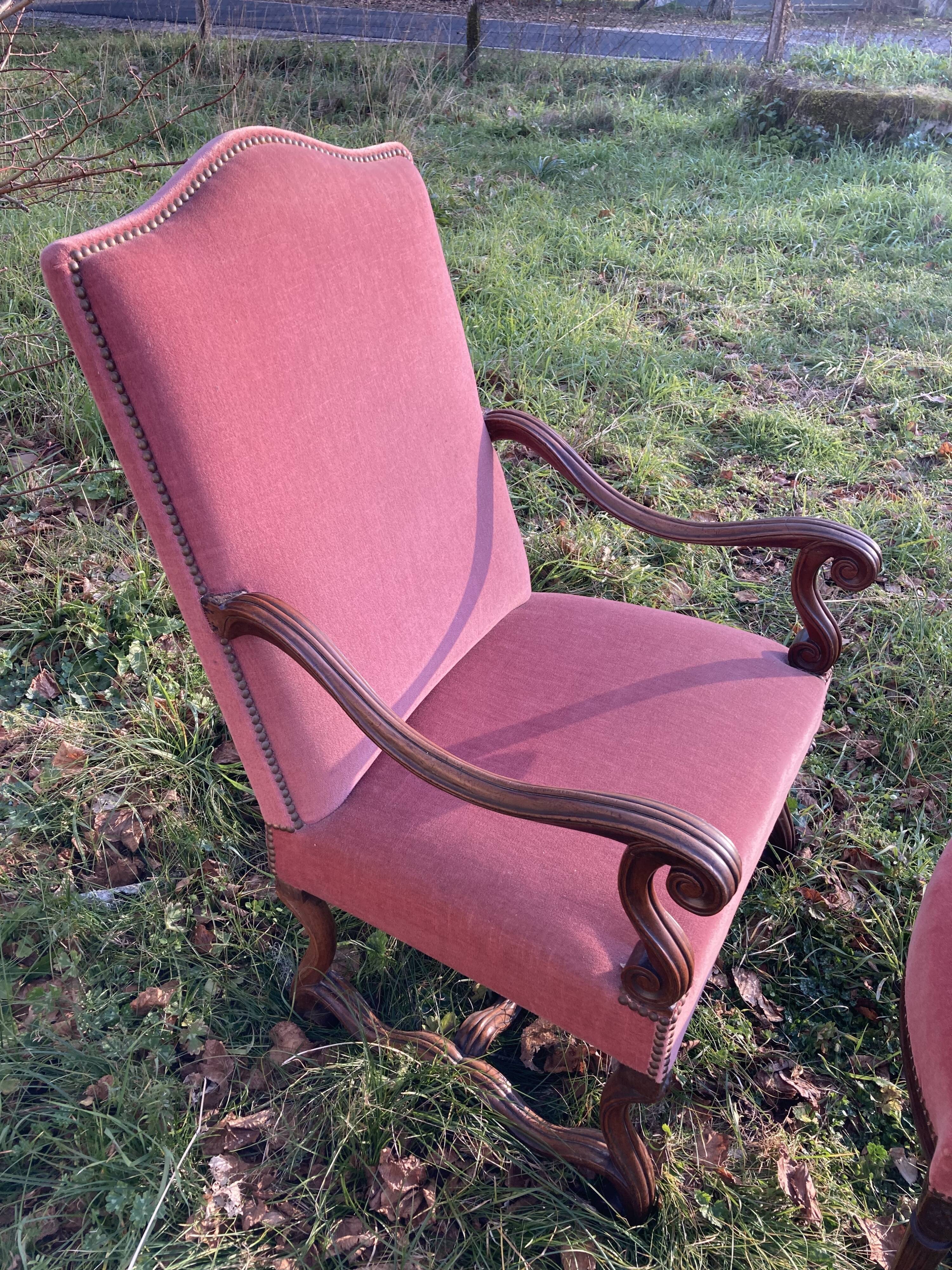 Armchair Voltaire or shepherdess and foot rest in pink velvet Louis XVI