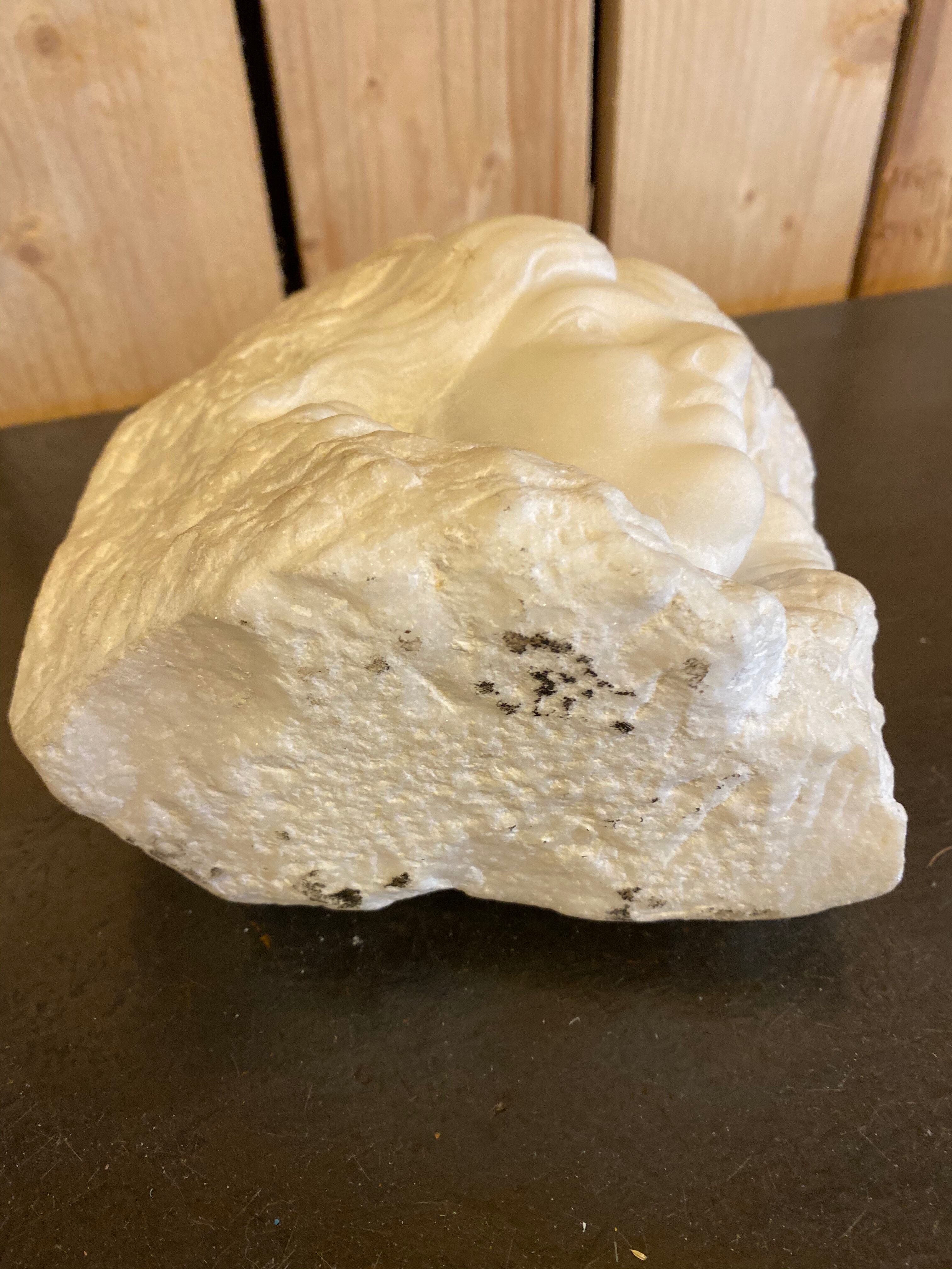 Sculpture visage de femme dans bloc en marbre 1900