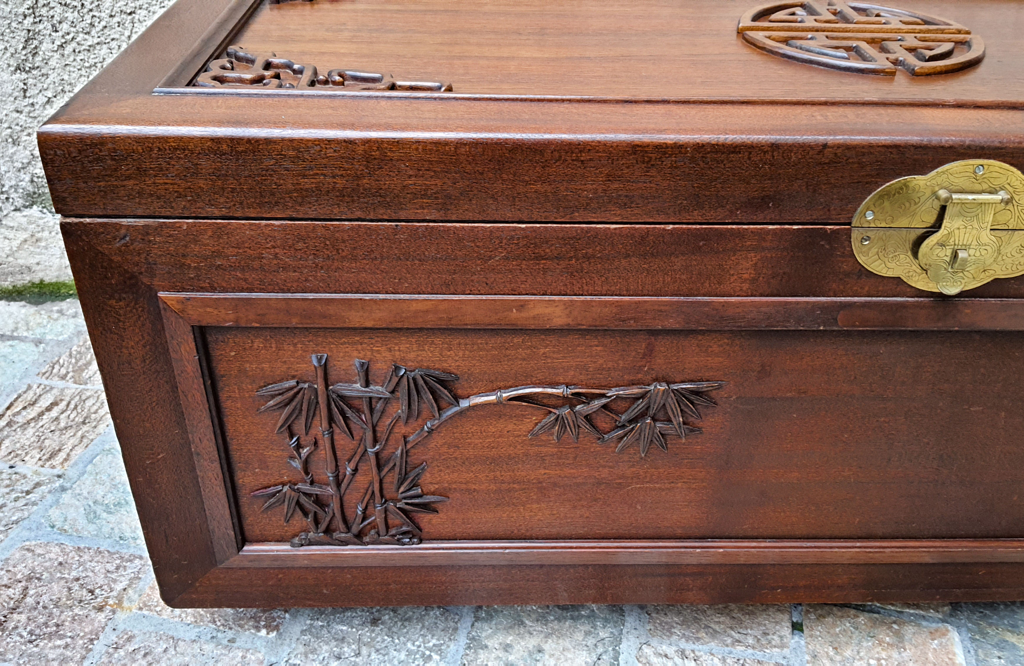 Large trunk trunk China XXeme 122cm