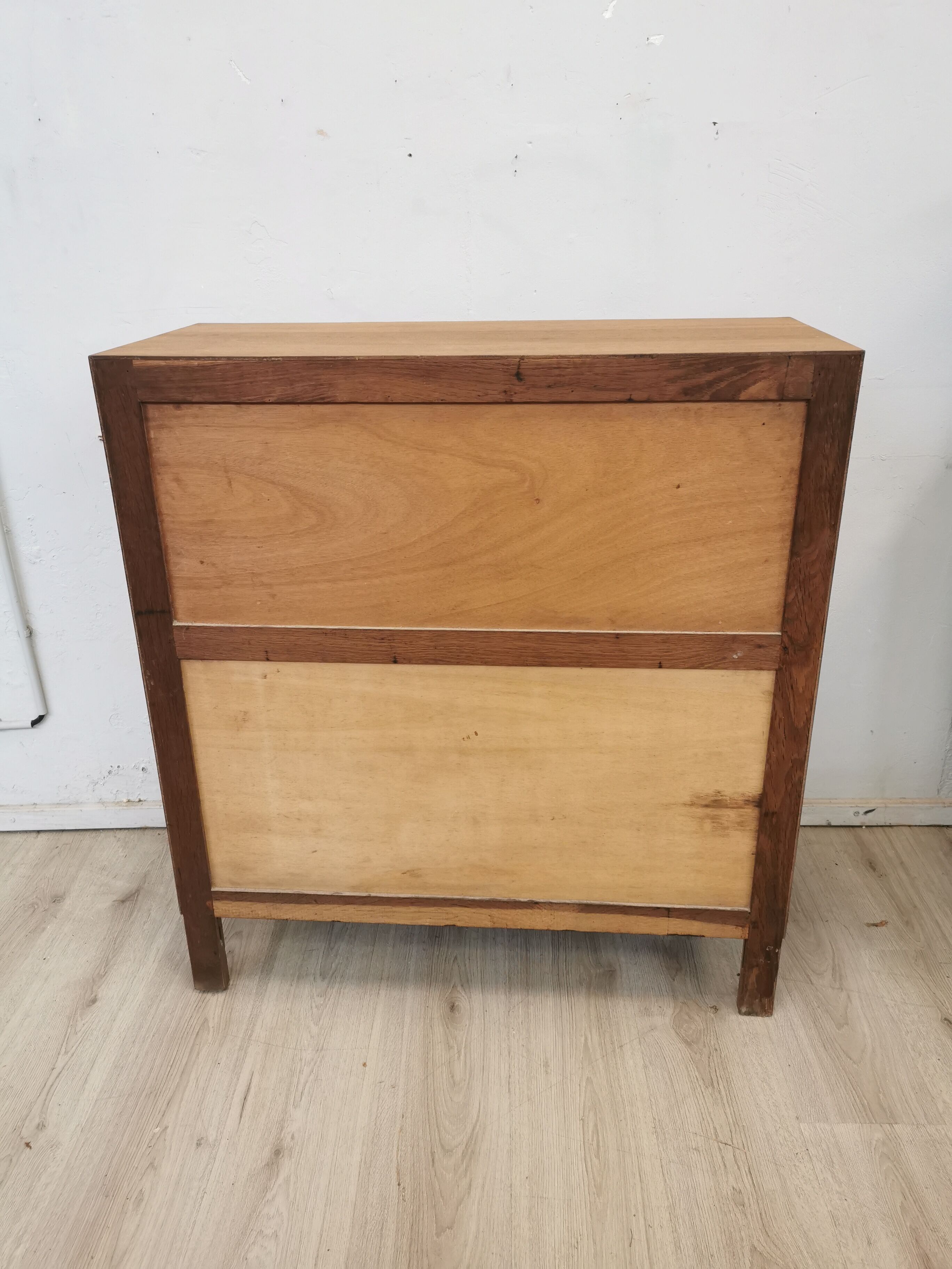 Chest of drawer compass feet