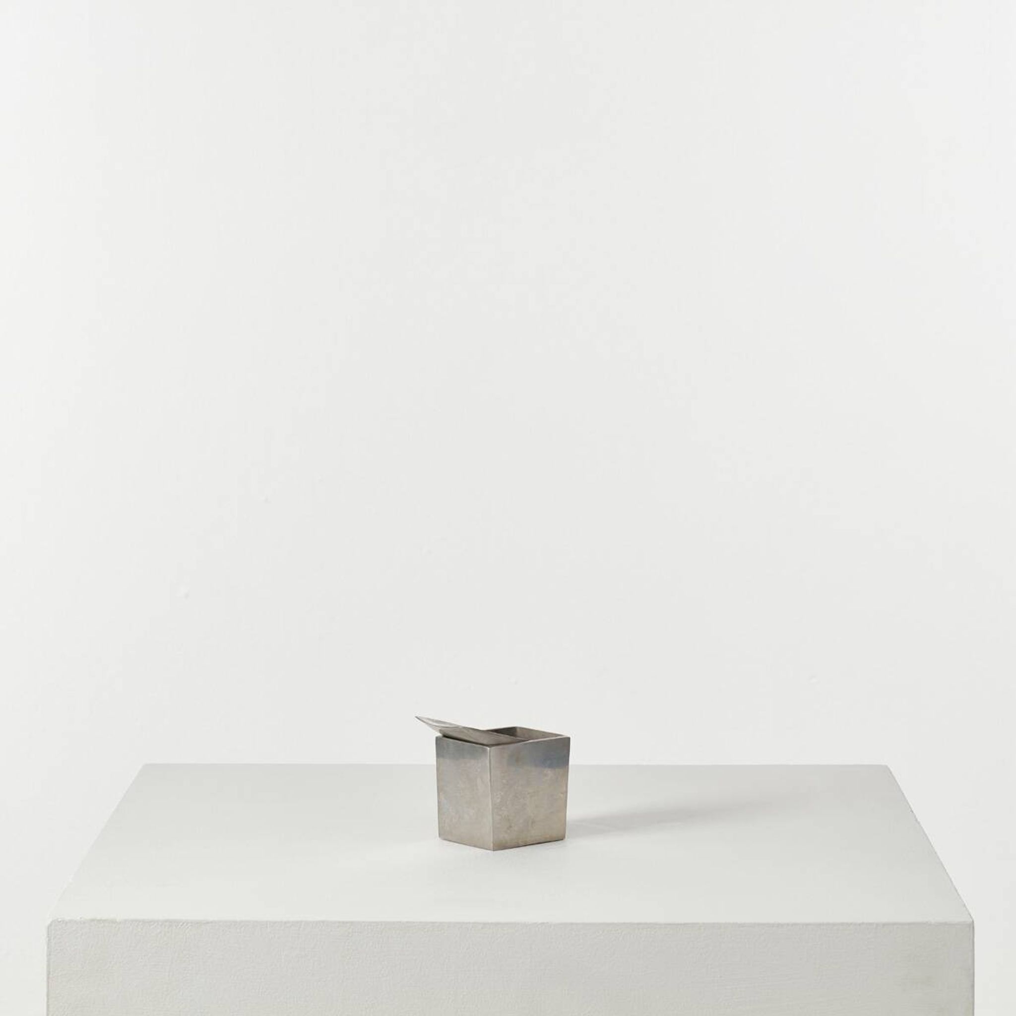 Philippe Starck Ray Hollis Cendrier pour XO, France 1997