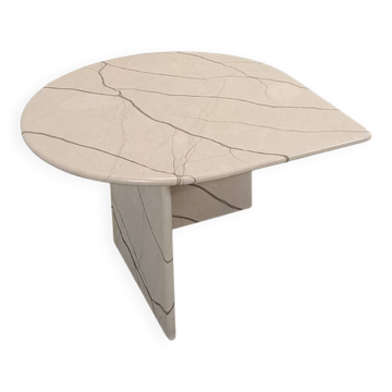 Marmeren druppelvormige tafel