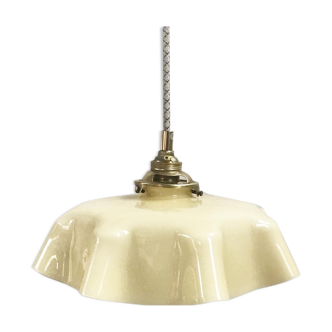 Yellow opaline suspension