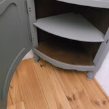 Corner cabinet
