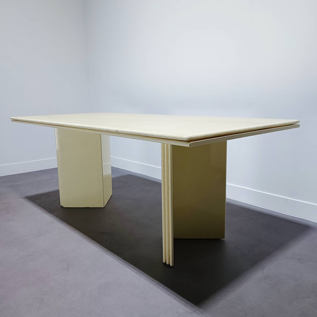 Rare table à manger kazuhide takahama "olinto" plateau en marbre - b&b italia