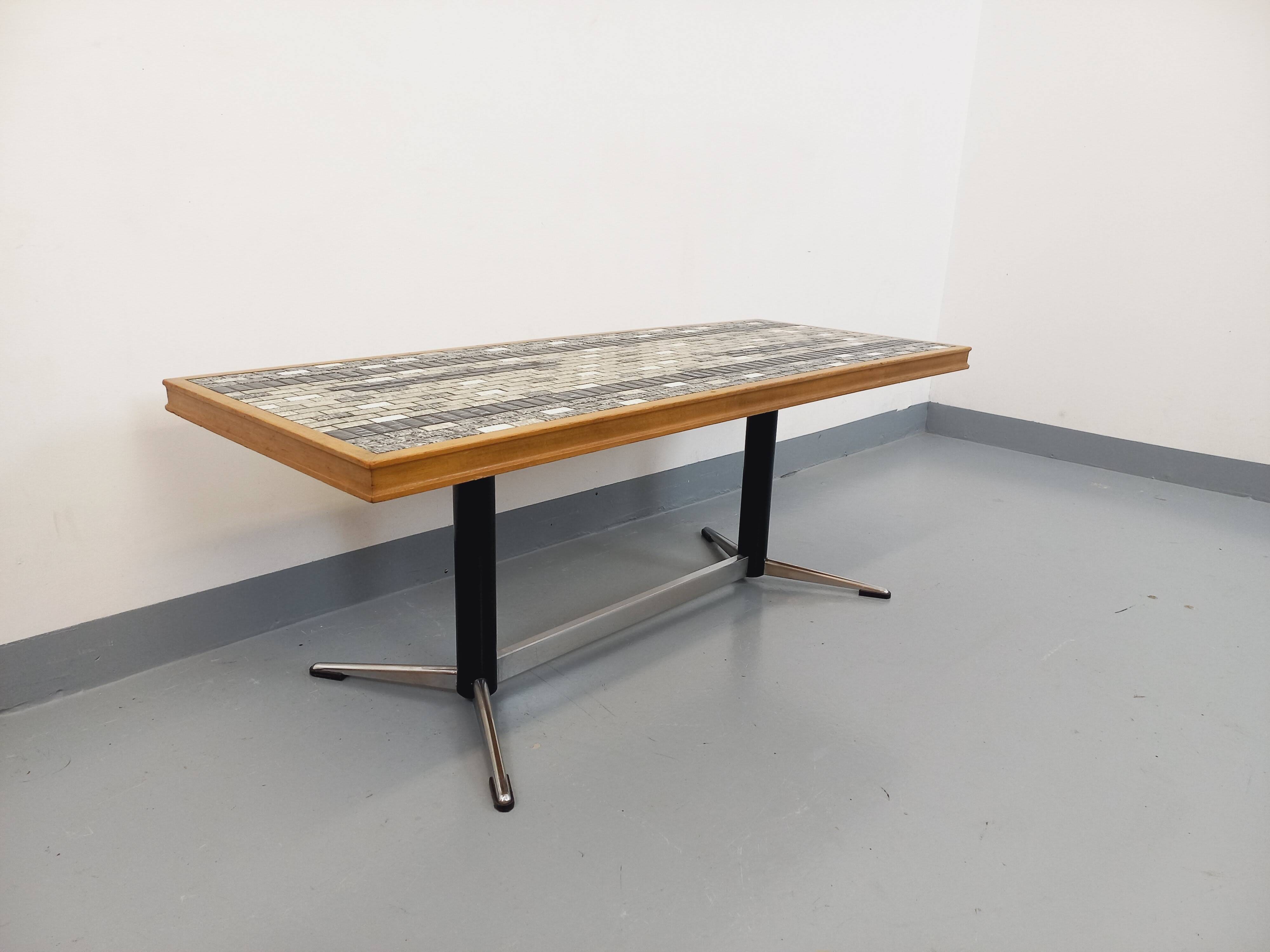 Vintage coffee table from the 60s and 70s in ceramic, wood and metal