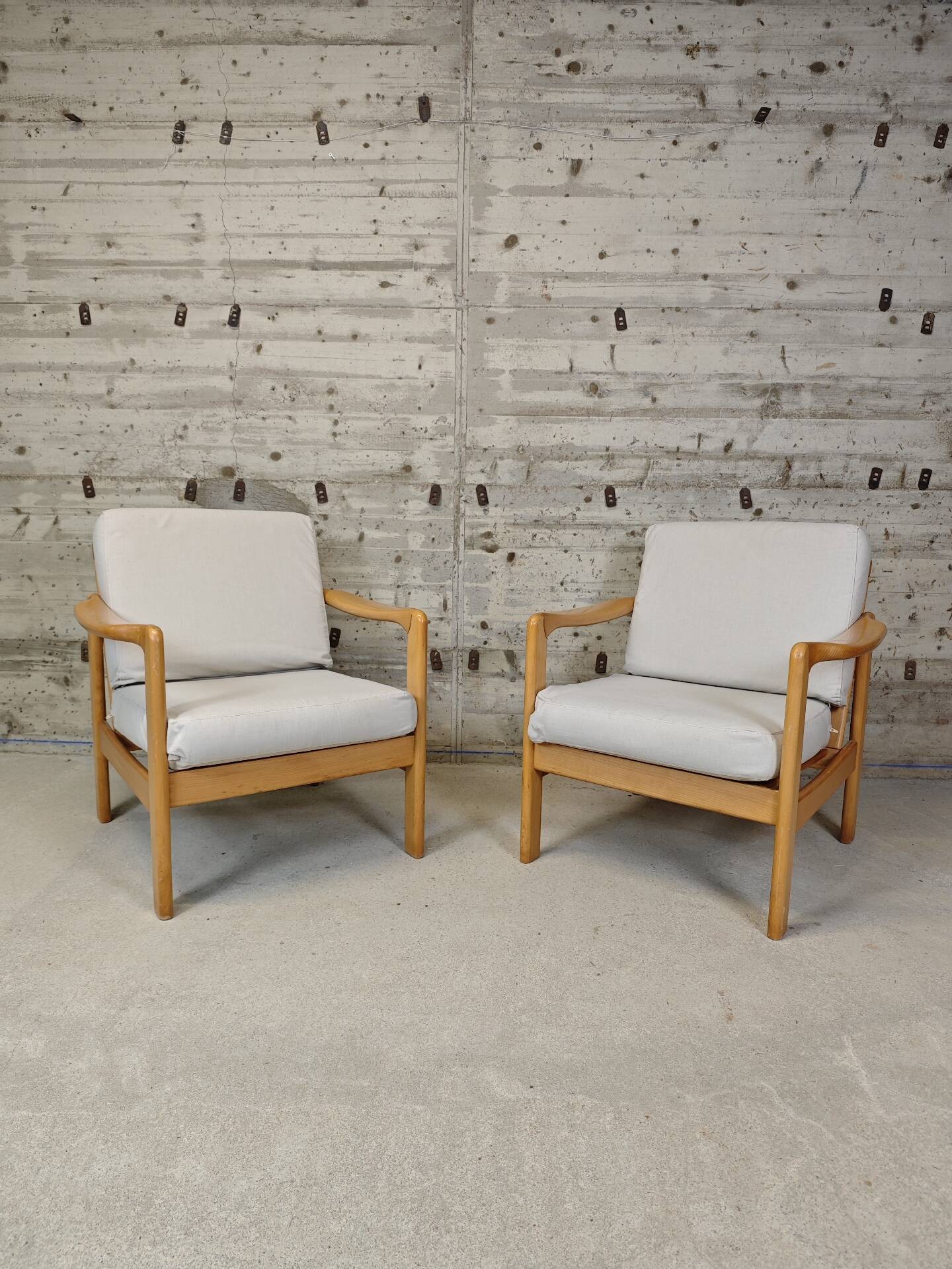 Paire de fauteuils vintage 