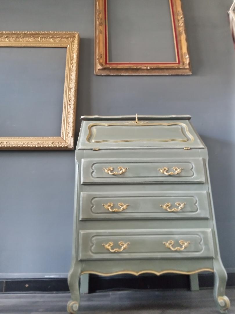 Louis XV style skate secretary