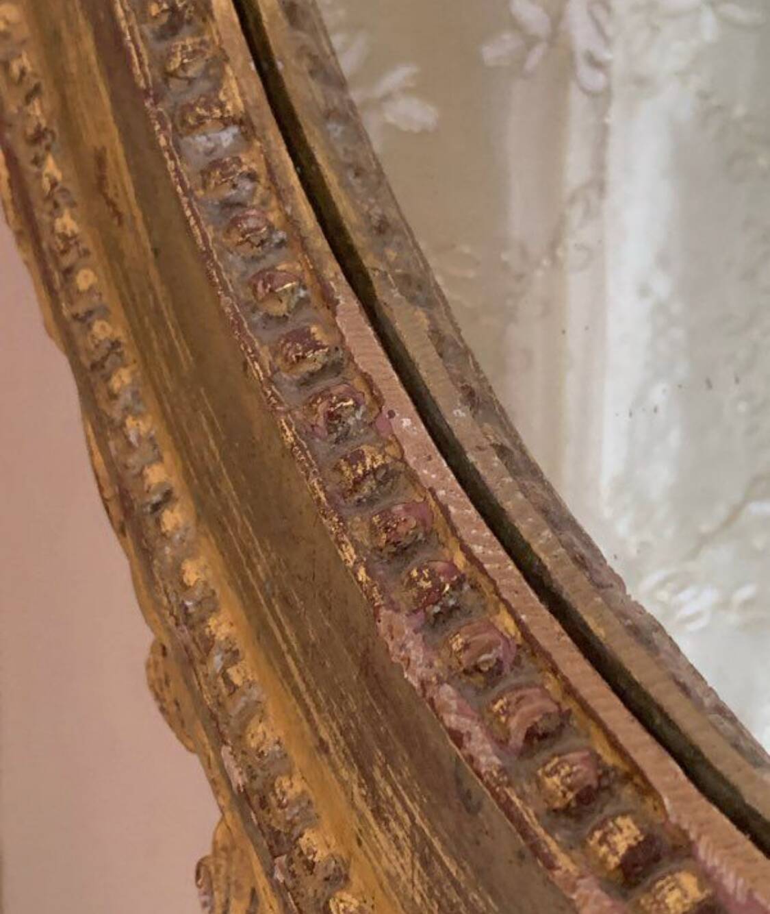 Antique oval mirror with gold leaf – Pediment with bow & floral motifs style