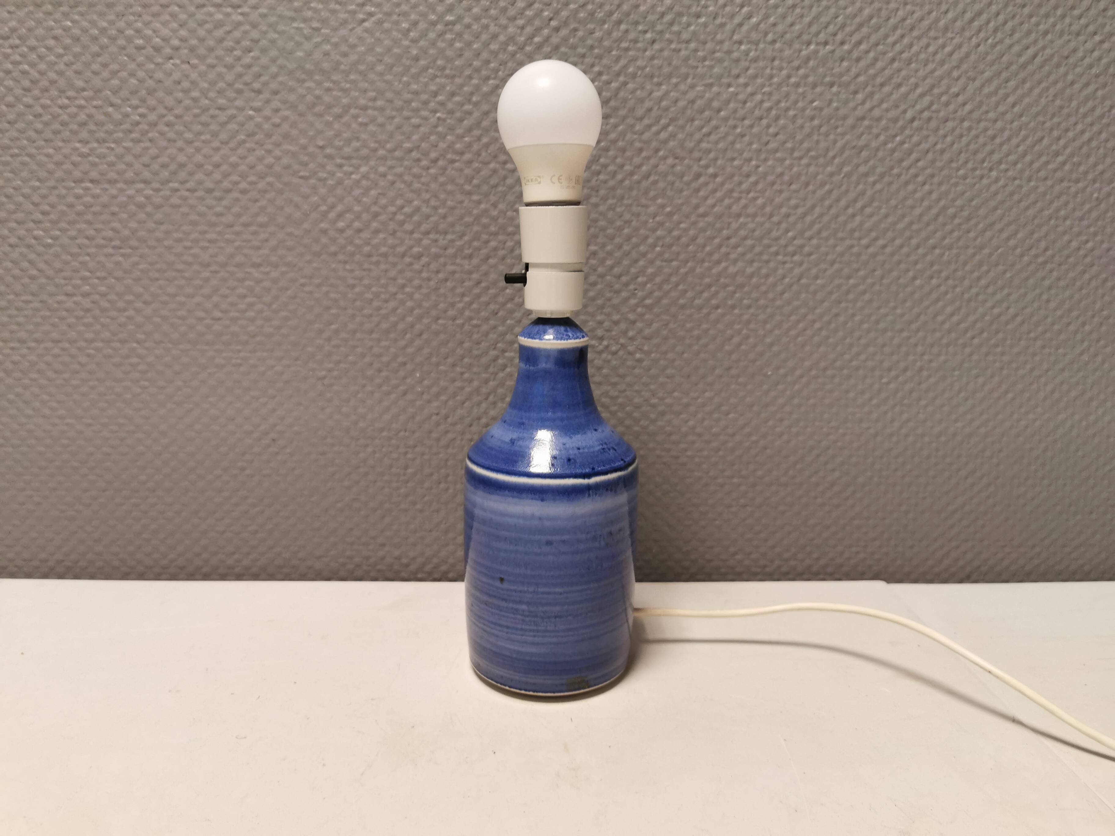 lampe de table en céramique bleu clair, par M.Hjorth Danemark 1970-80