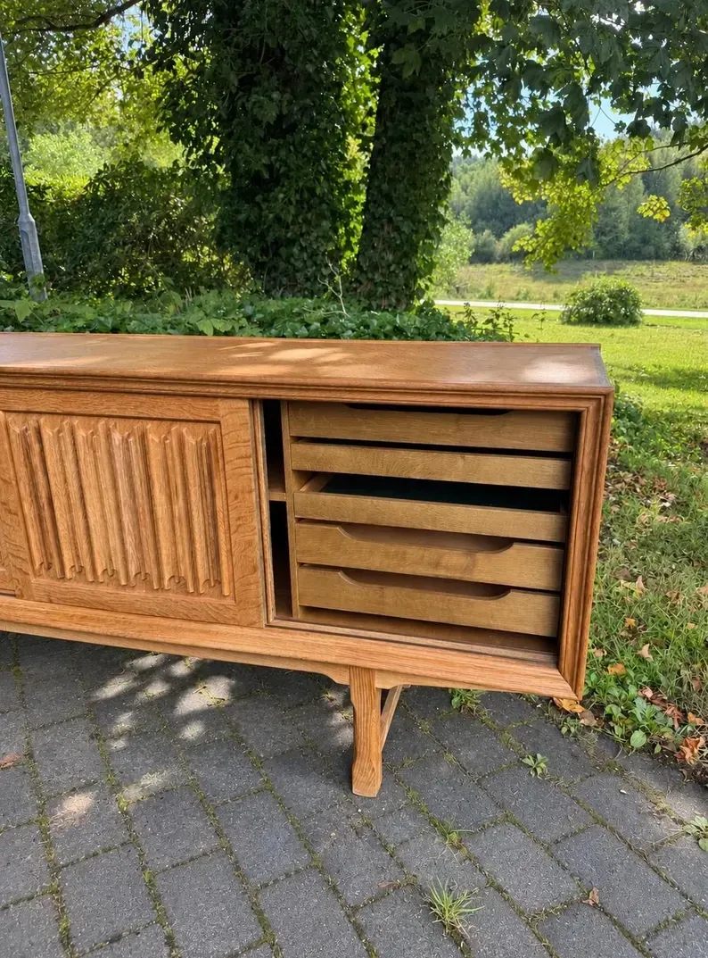Low Oak Sideboard, Henry Kjaernulf Style, 1960-1970, Danish Design. Mid-Century Modern Style.