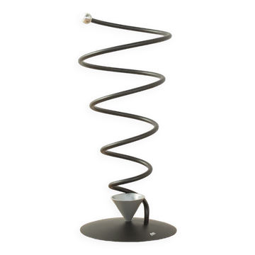 Support de parapluie postmoderne, D-Tec