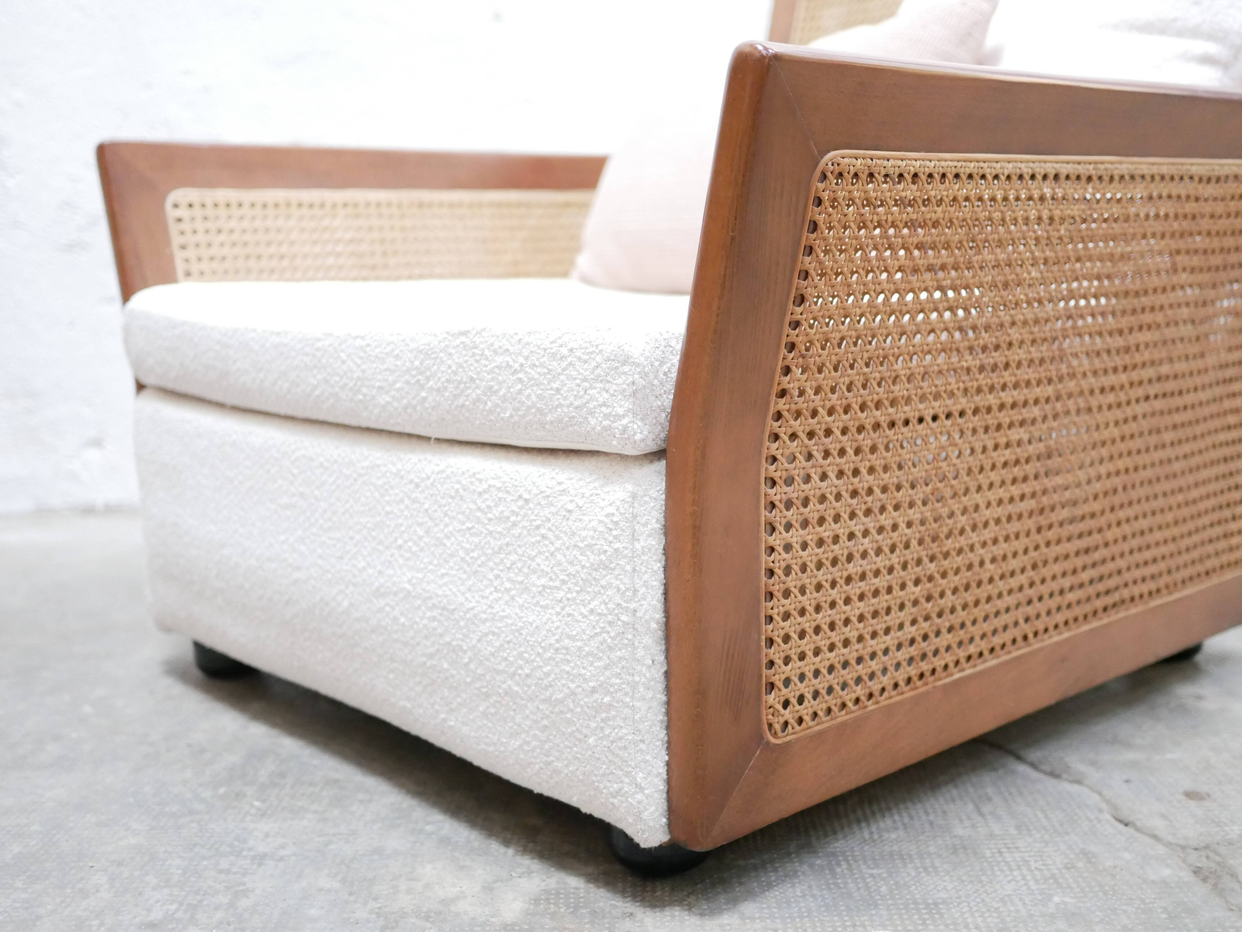 Fauteuil vintage en bois et cannage
