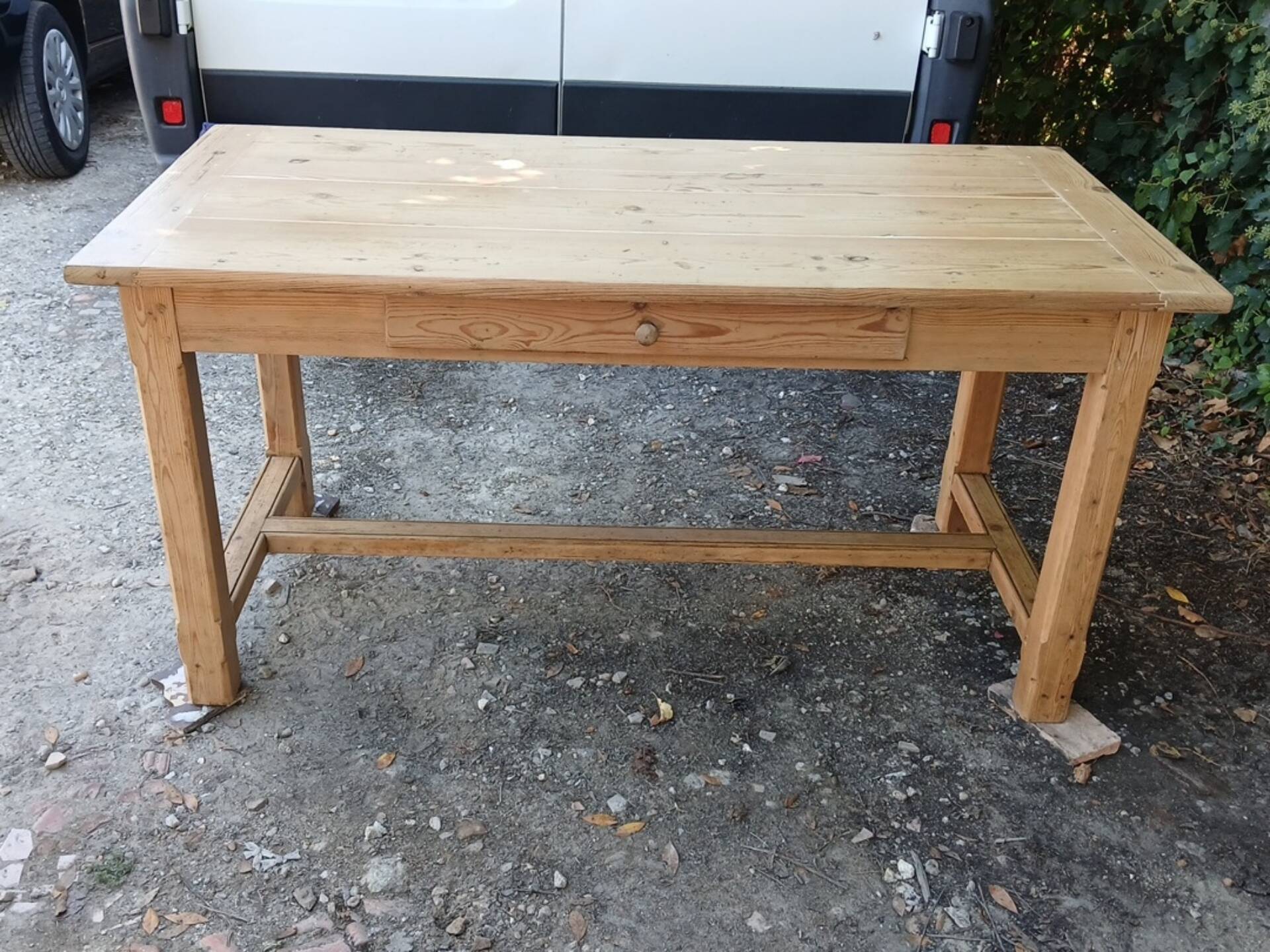 Farm table