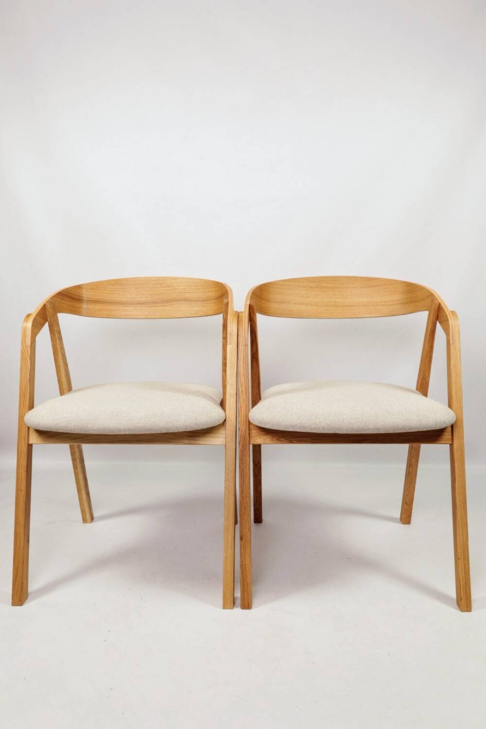 Vintage chairs light oak and beige natural linen