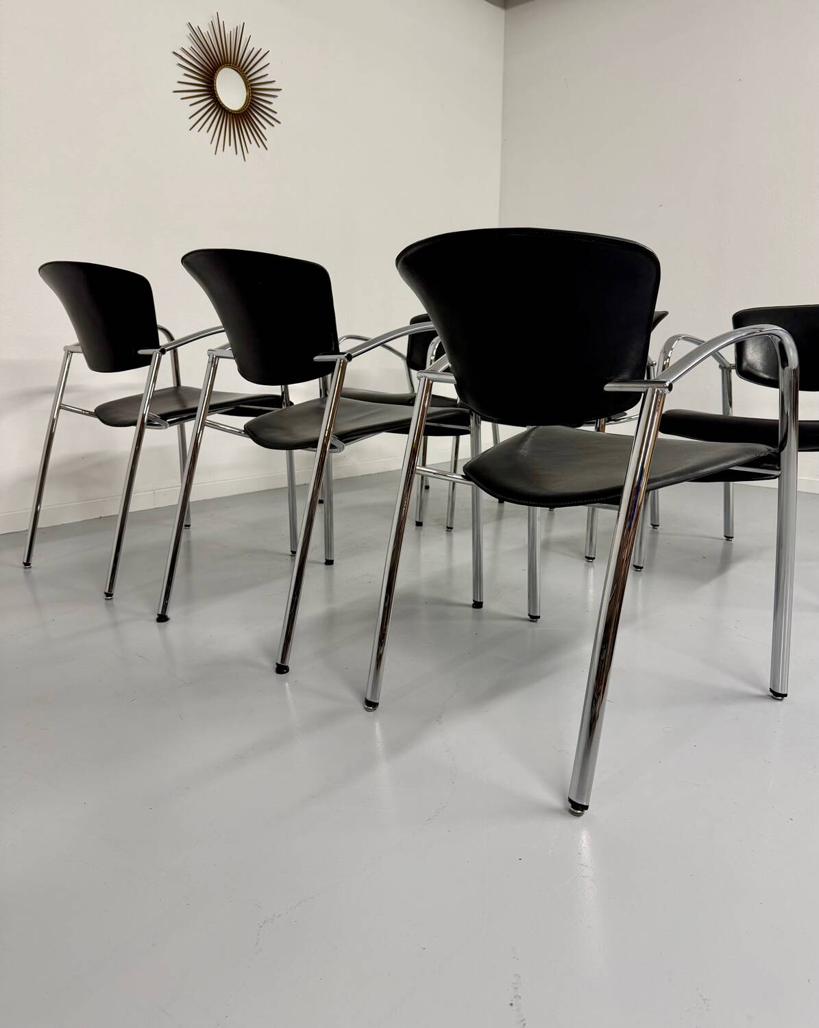 6 black leather and chrome metal chairs Brayton International vintage sa