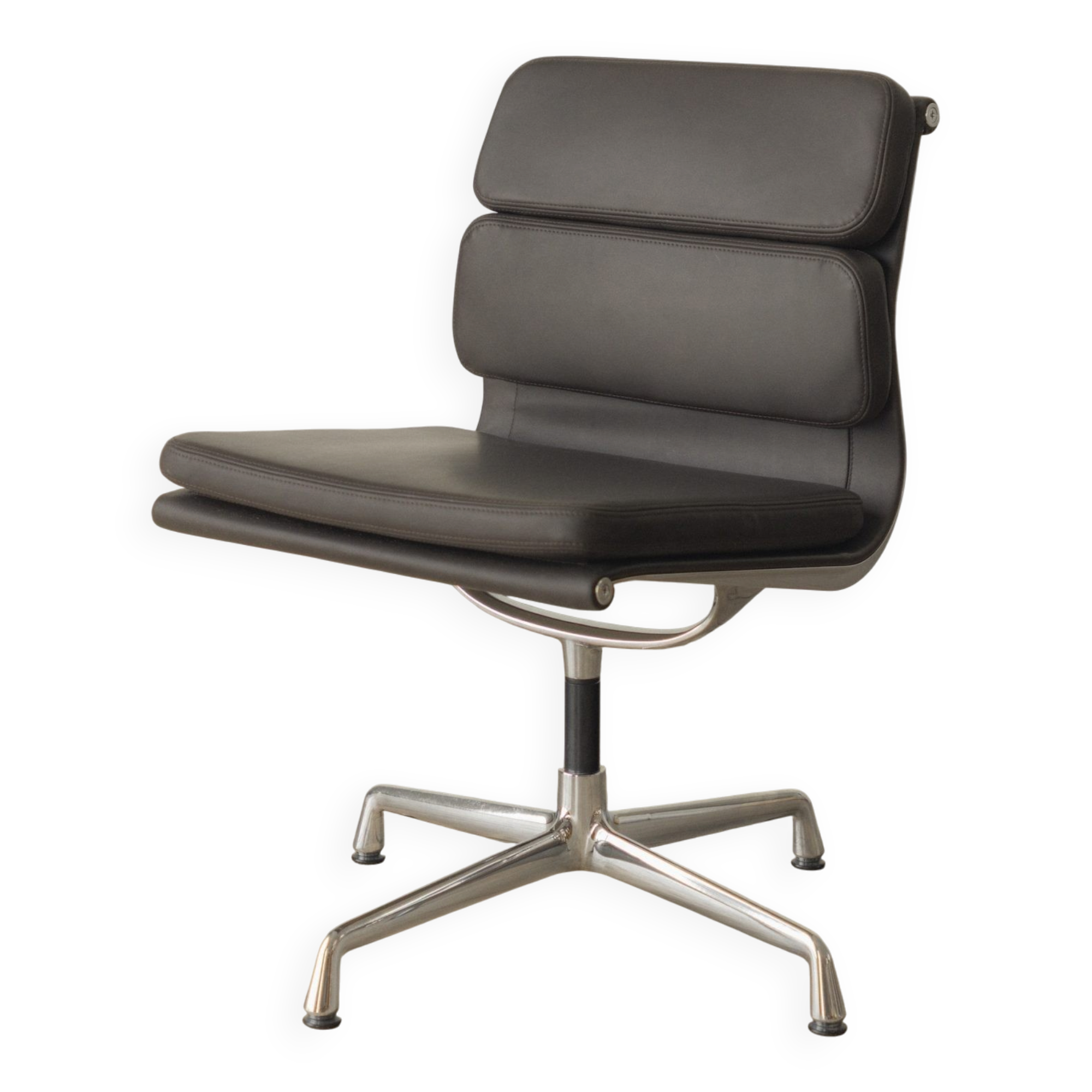 Soft Pad Chair EA 205