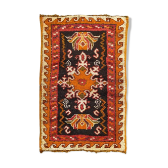 Vintage Moroccan tribal carpet 110x70 cm