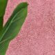 Tapis vintage en laine rose tendre fait main