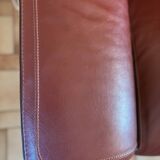 3-seater full-grain leather sofa – Classic design – Burgundy color