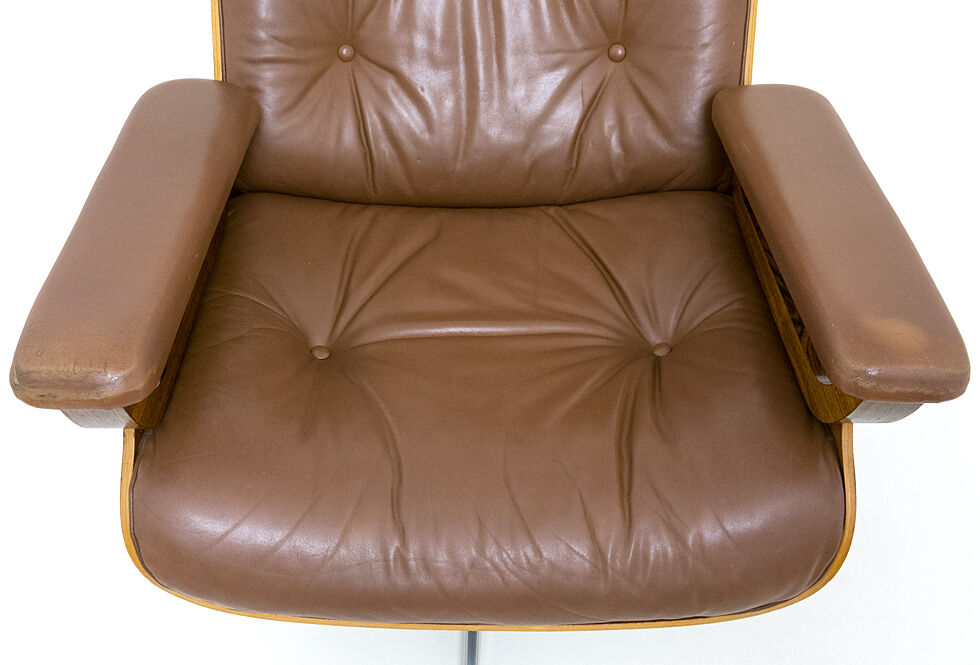 Lounge chair and ottoman leather and bentwood 60/70
