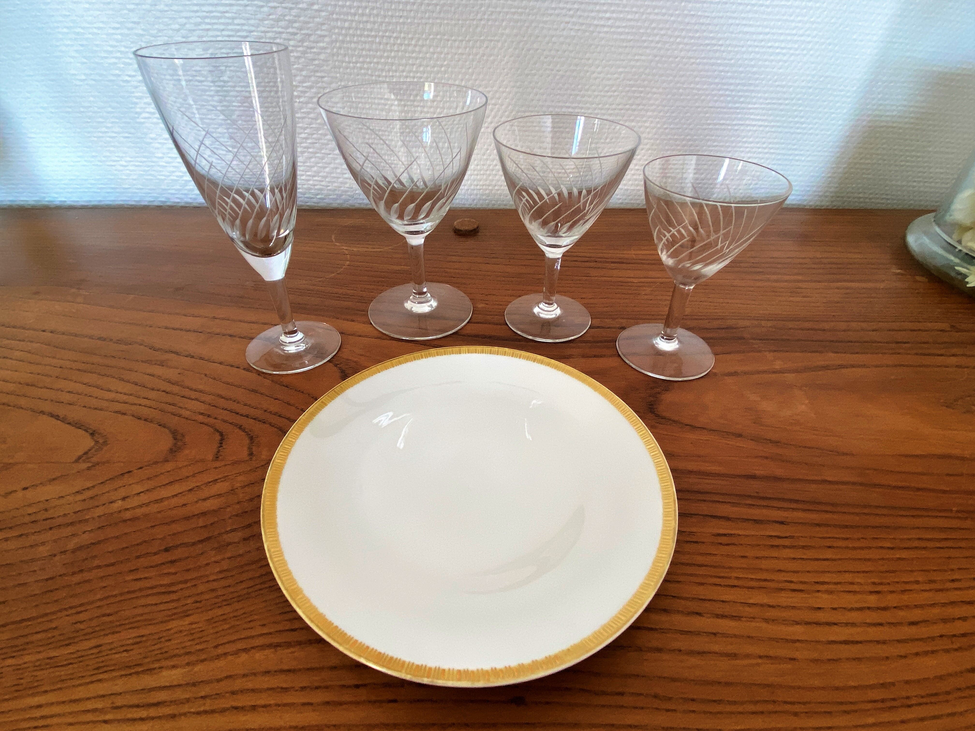 Set of 4 champagne flutes in engraved glass 10 cl