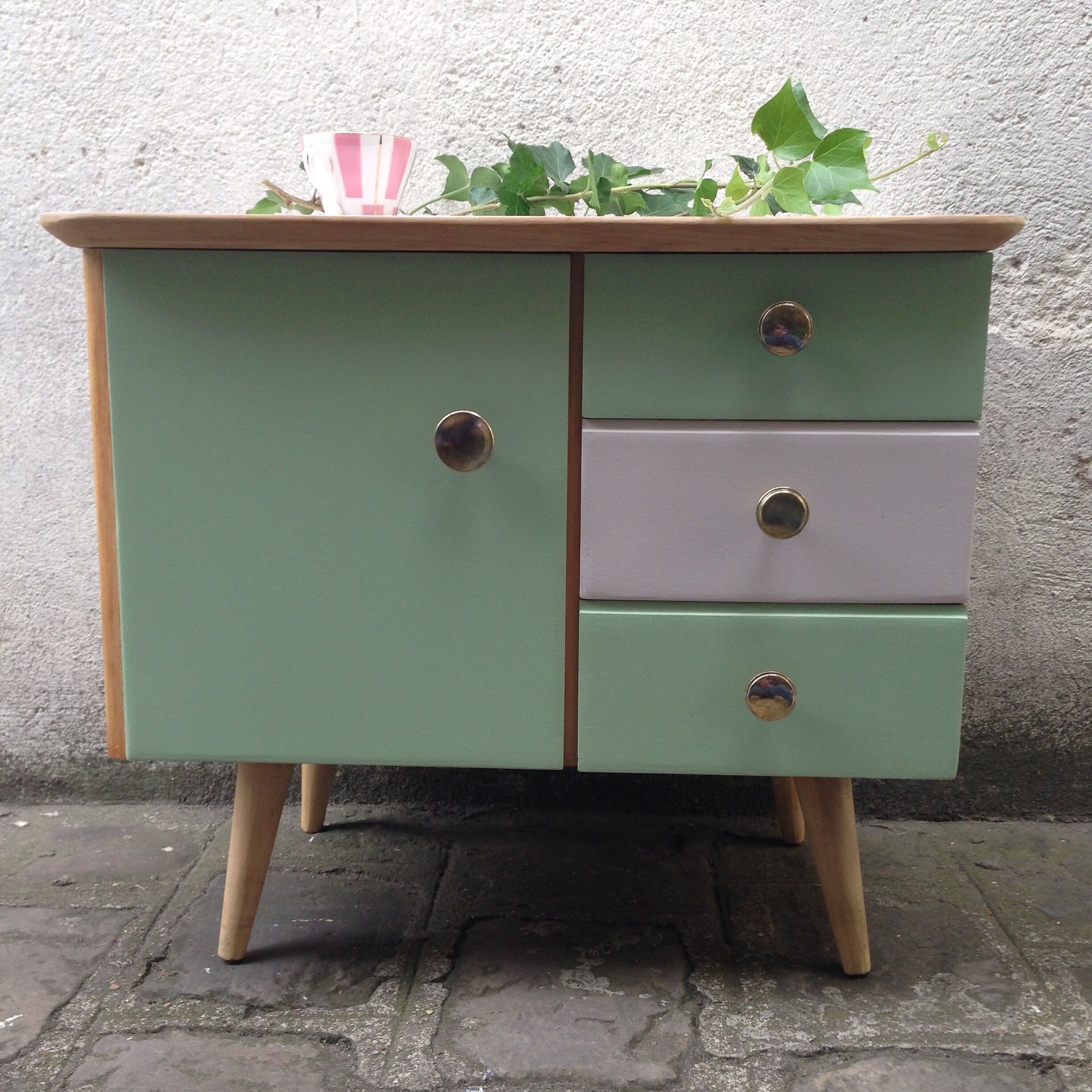 Almond/pink bedside