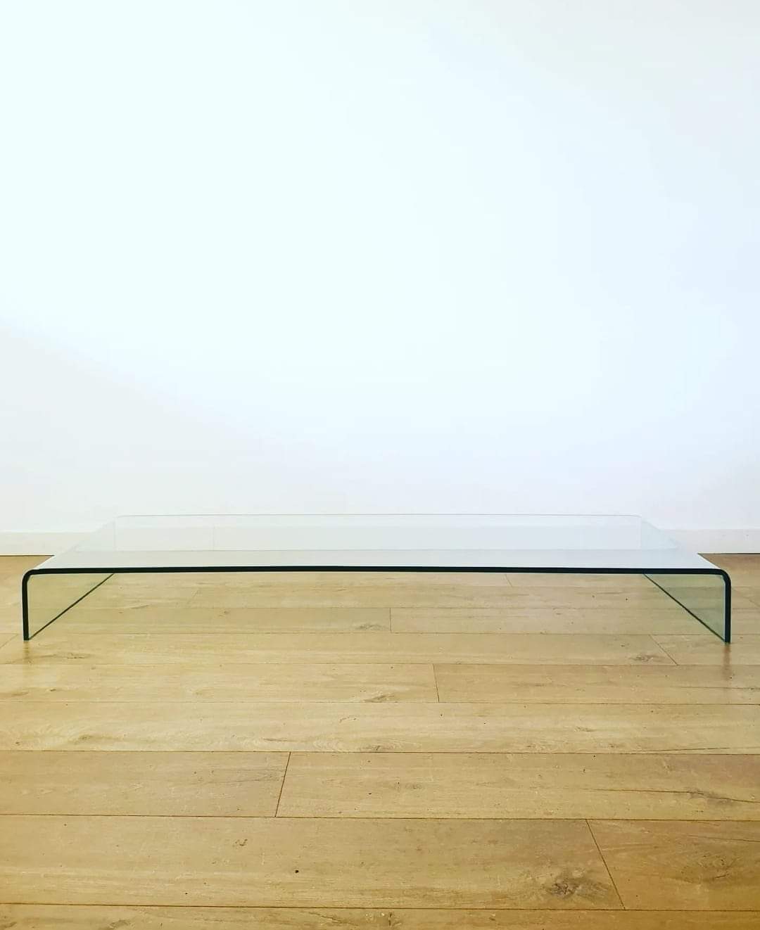 Thermoformed glass coffee table