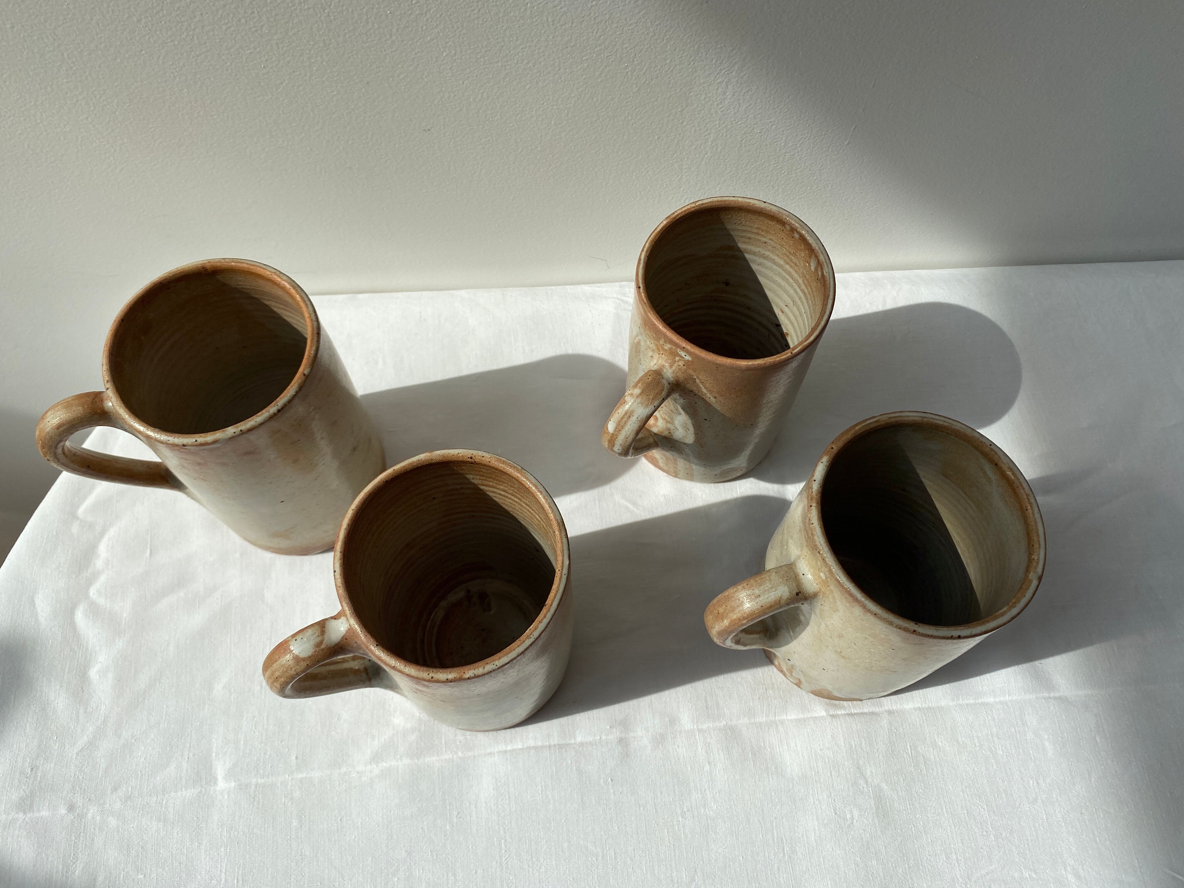 Lot de 4 mugs ou choppes en grès