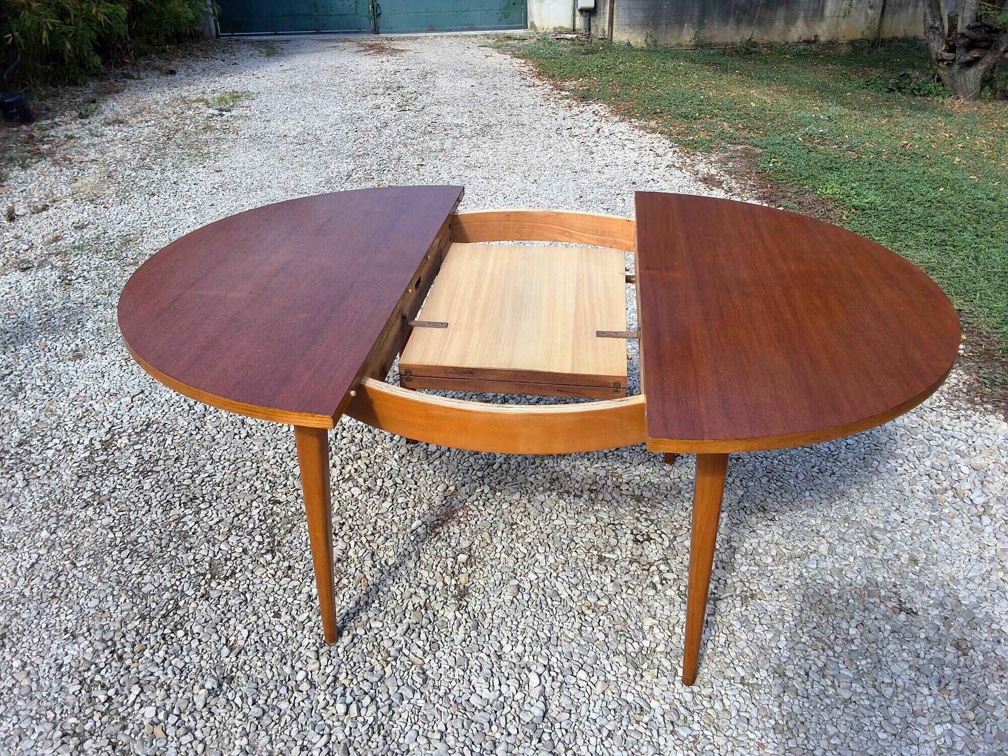 Scandinavian table style