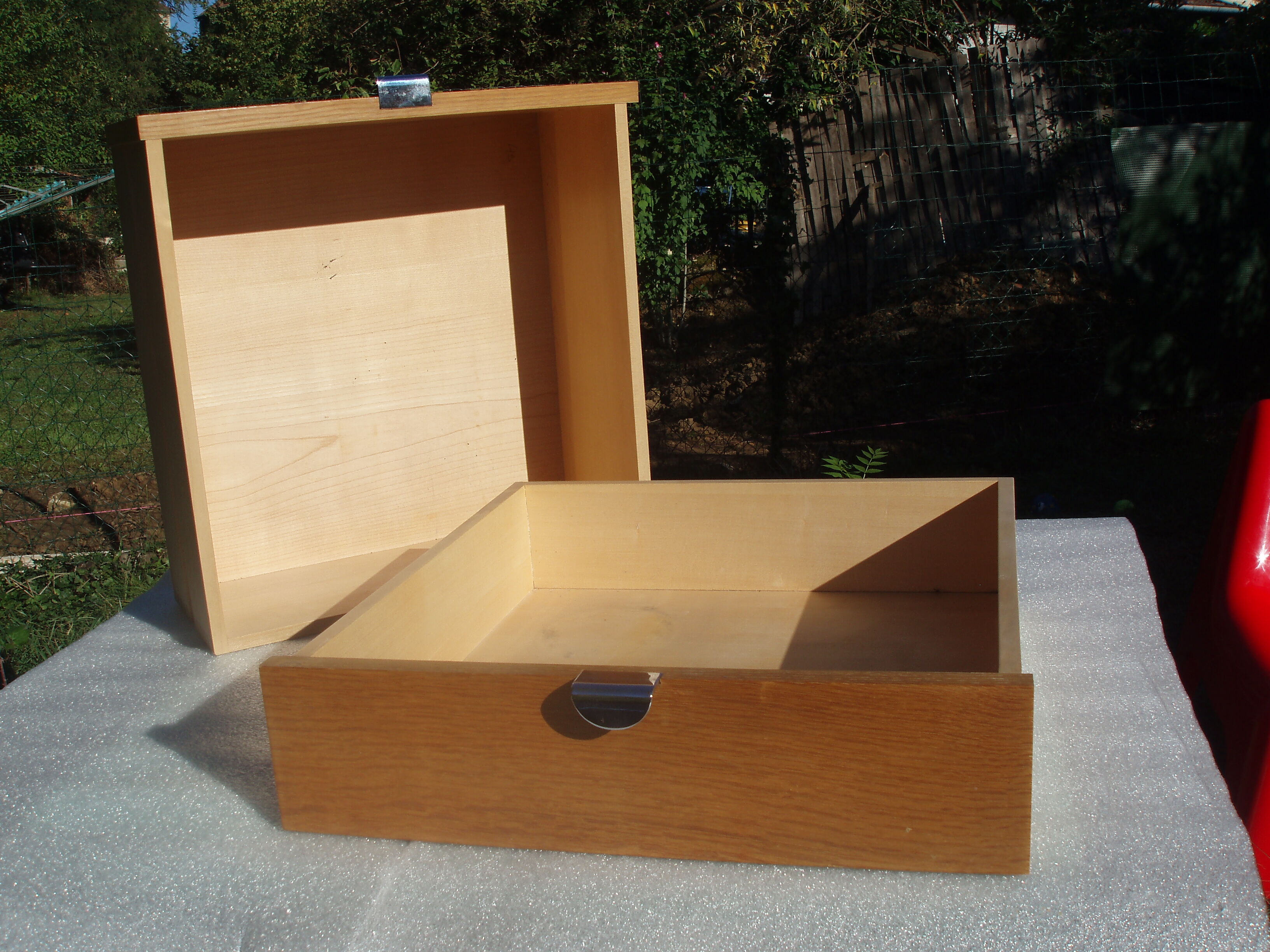 Oak chest of drawers