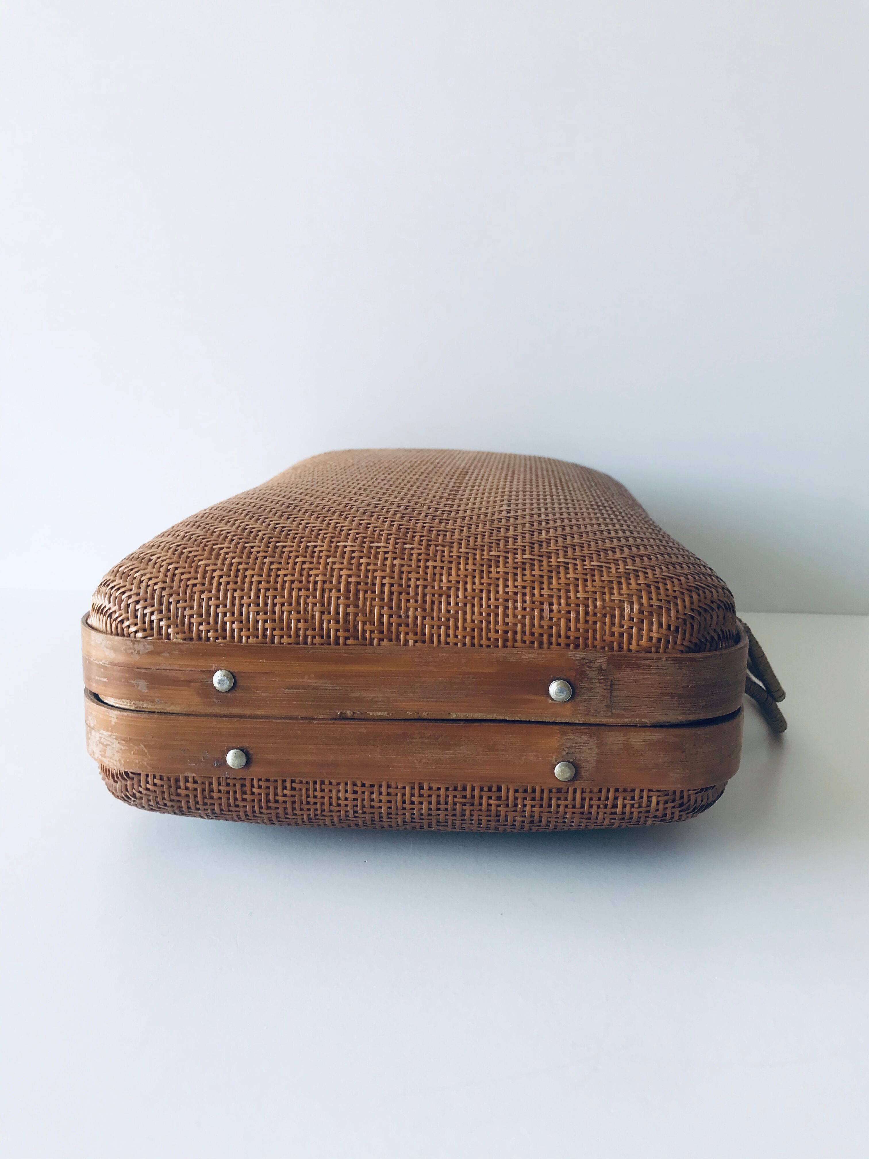 Vintage rattan valisette