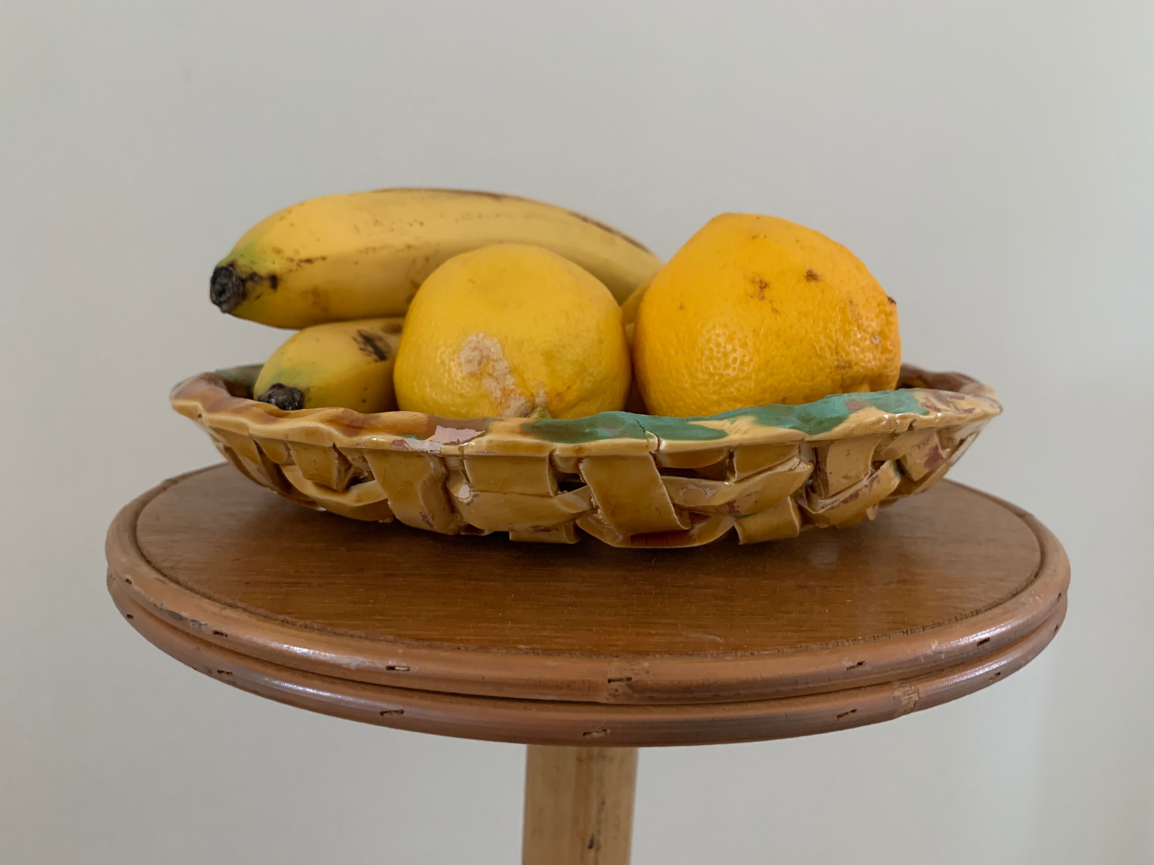 Ceramic braided fruit cup