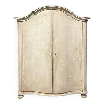 Armoire gustavienne patinée XIX eme