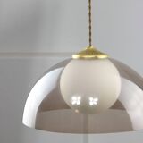 Lampe à suspension italienne en laiton, opaline et plexiglas de l'ère spatiale