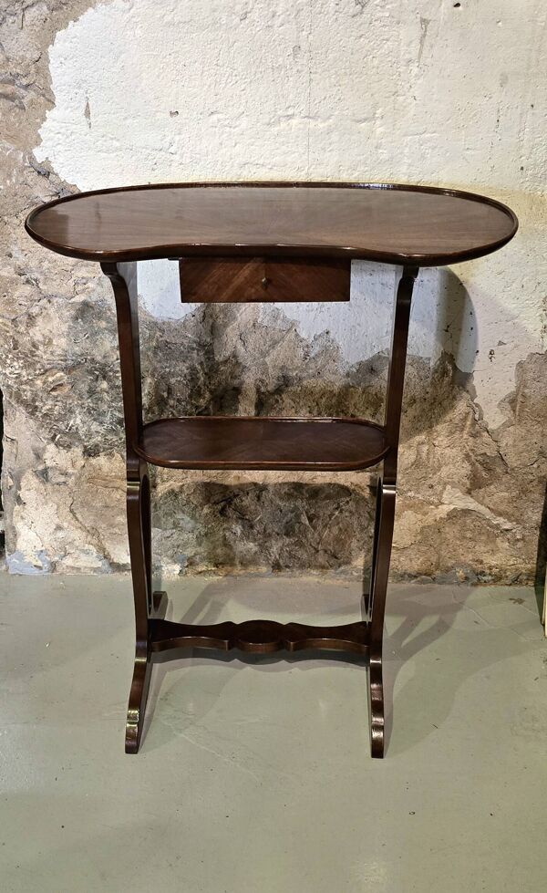 Table rognon en placage d’acajou, style Louis XVI, XXe