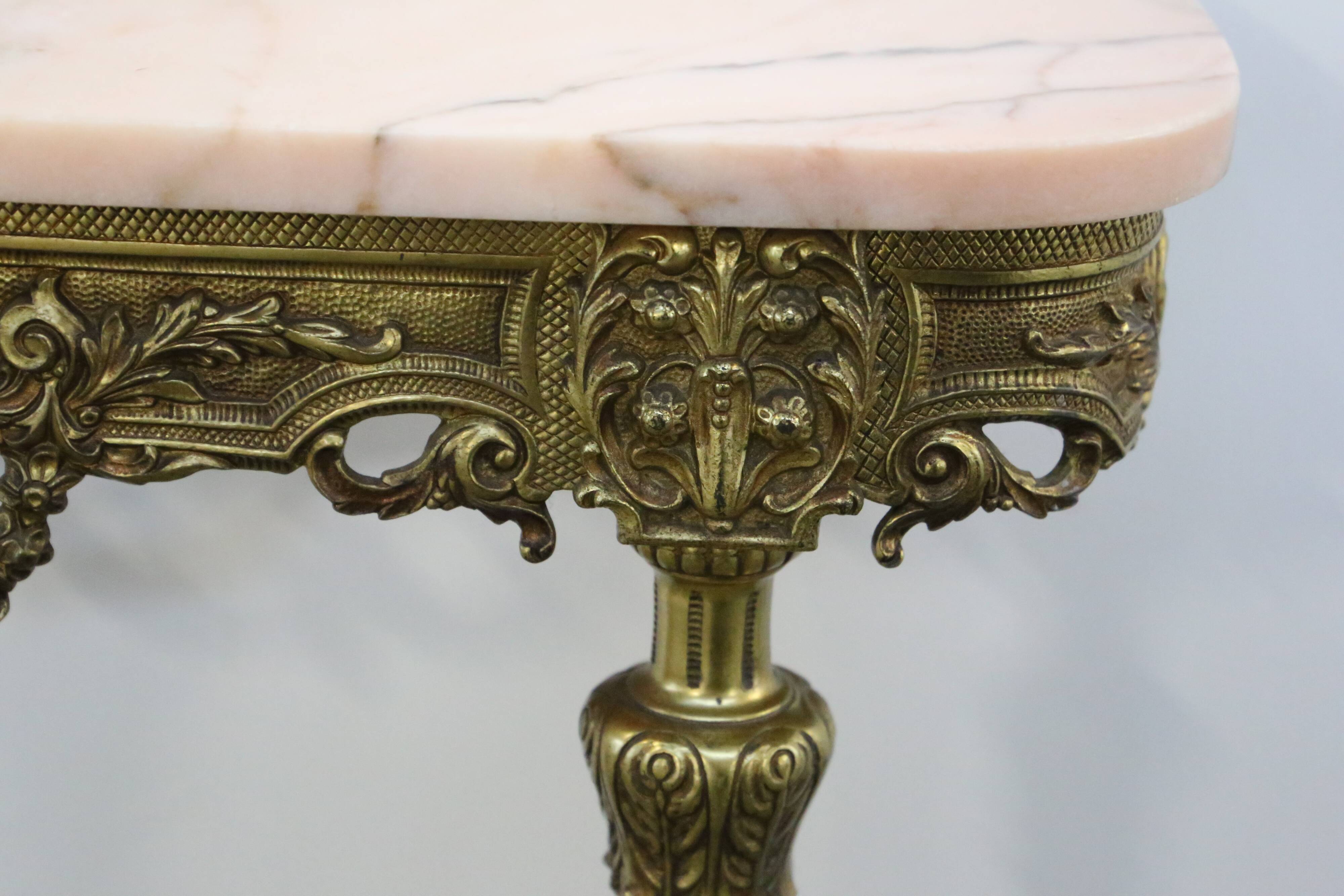 Console in brass and pink alabaster