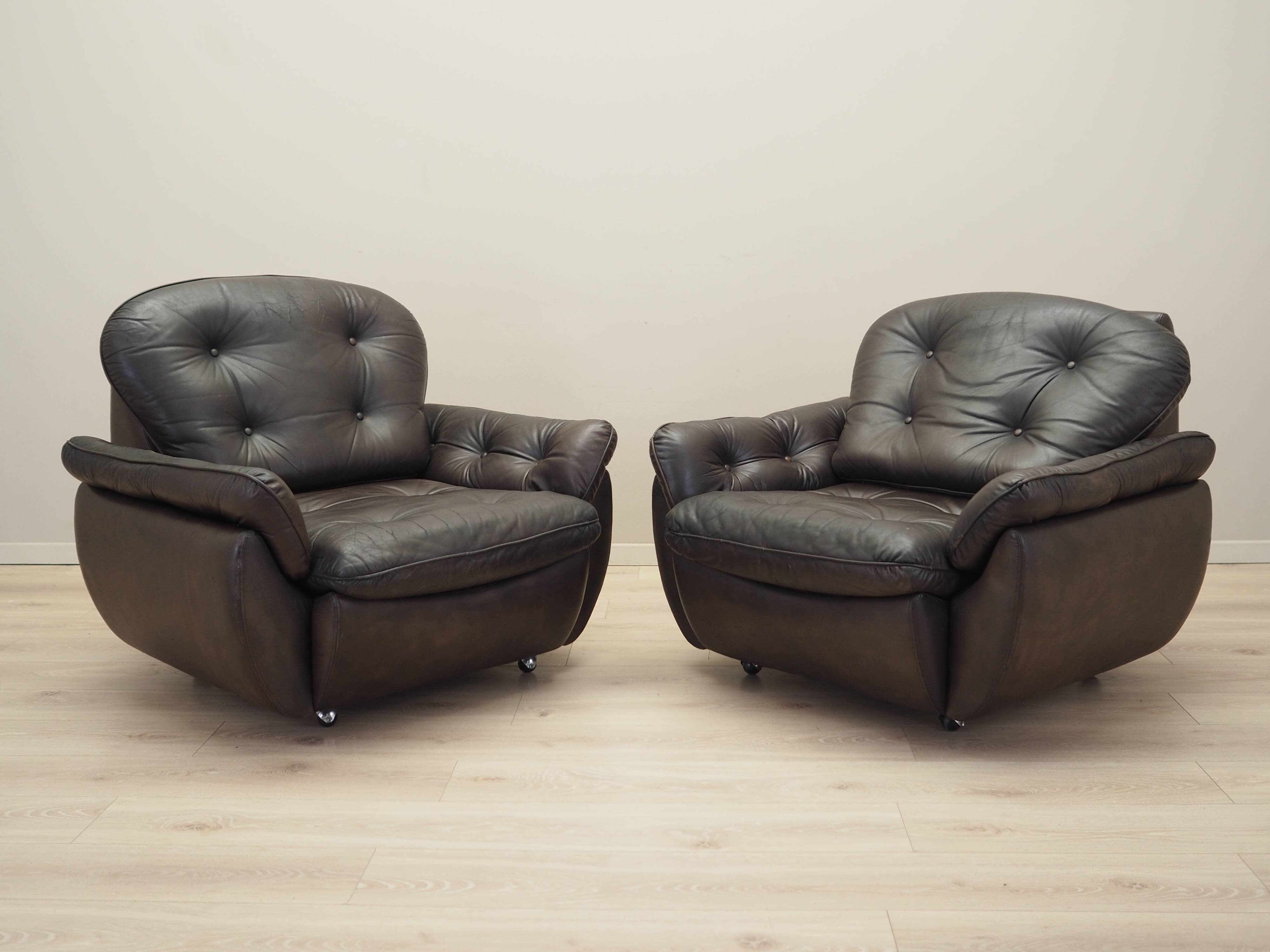 Armchair with castors, Italian design, 1970s, production: Italy