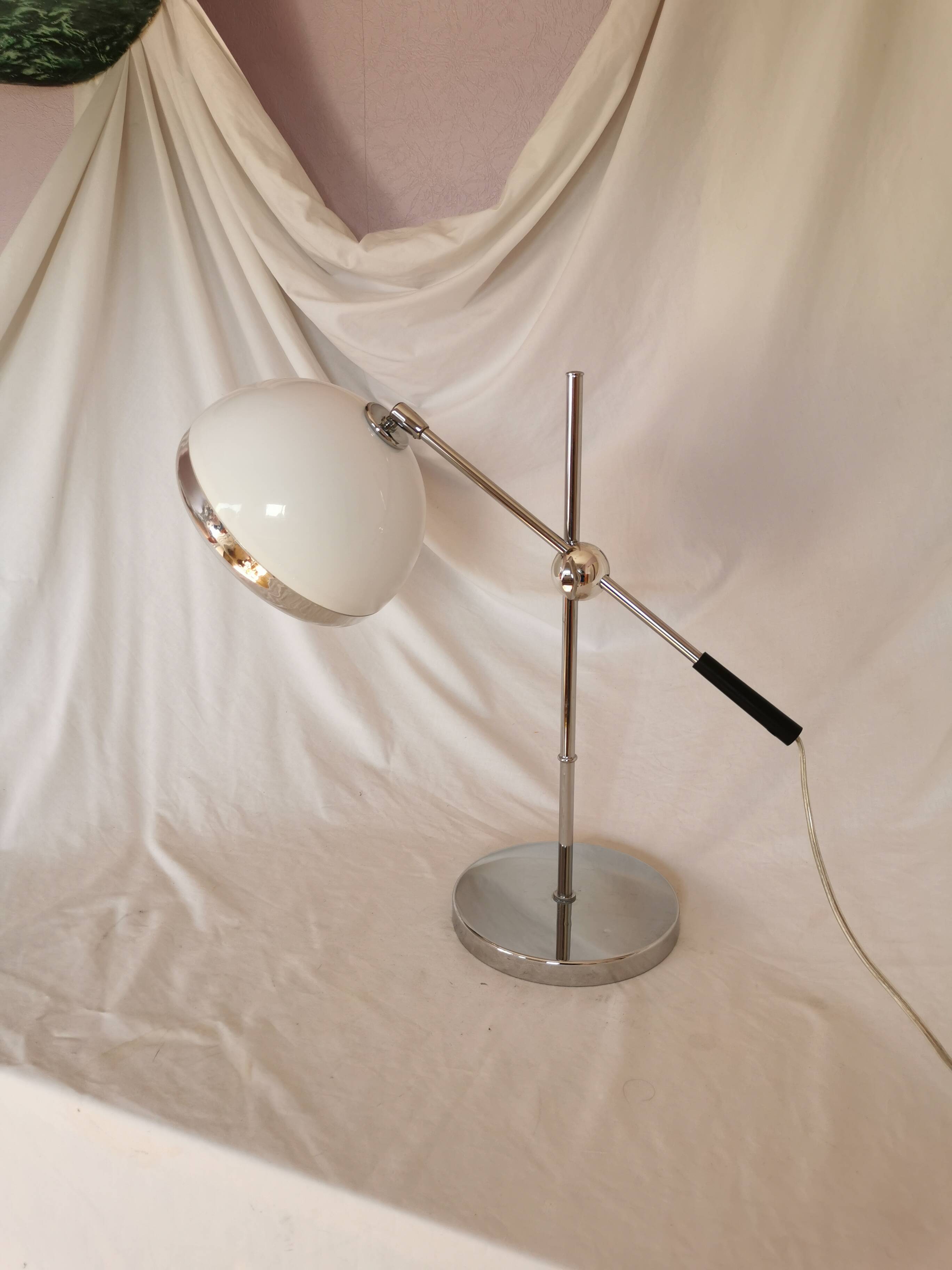 Lampe articulée, plastique et chrome, champignon, style 1970