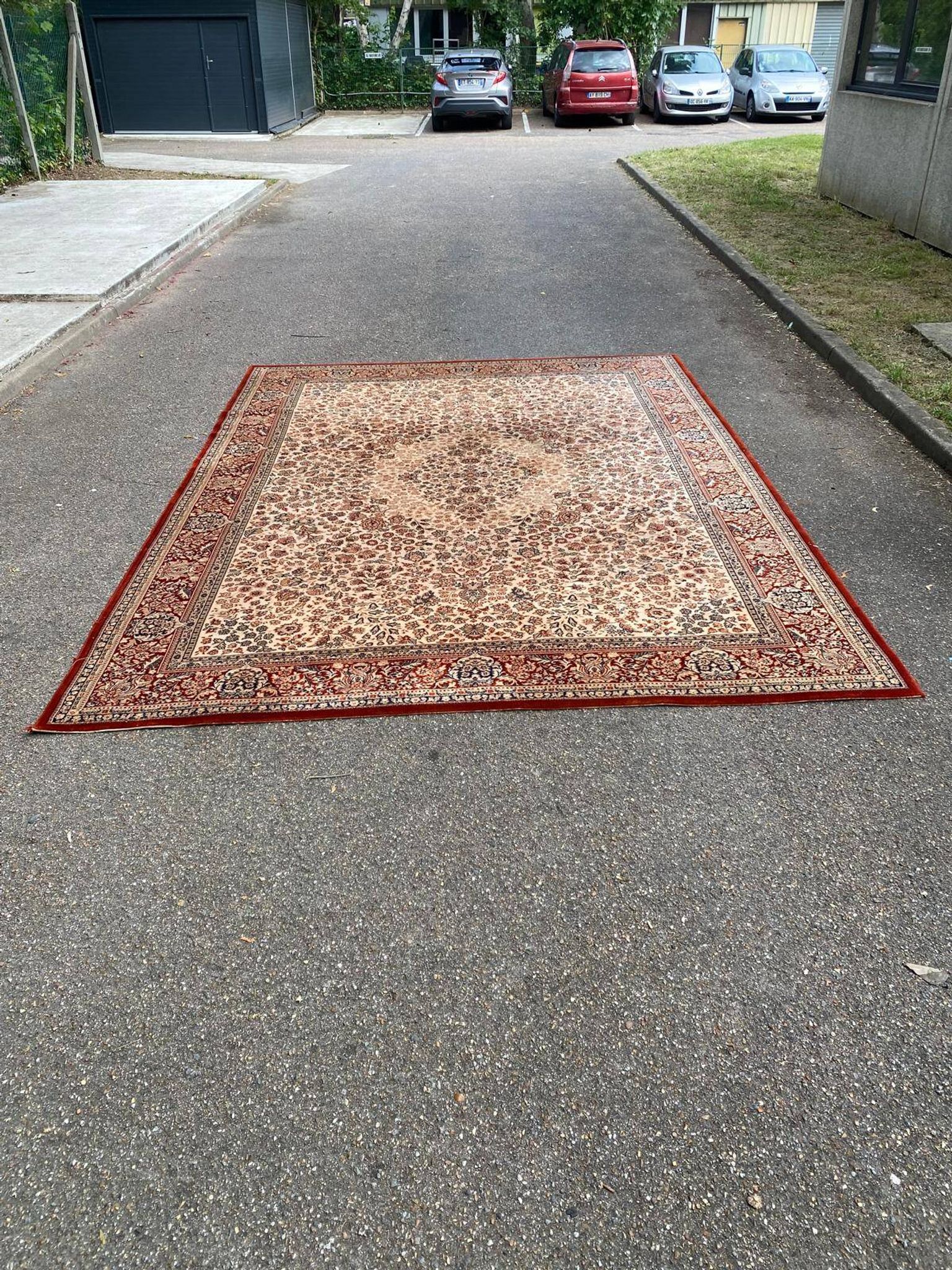 Large industrial Persian carpet in burgundy wool, carpet sample 250x350cm.