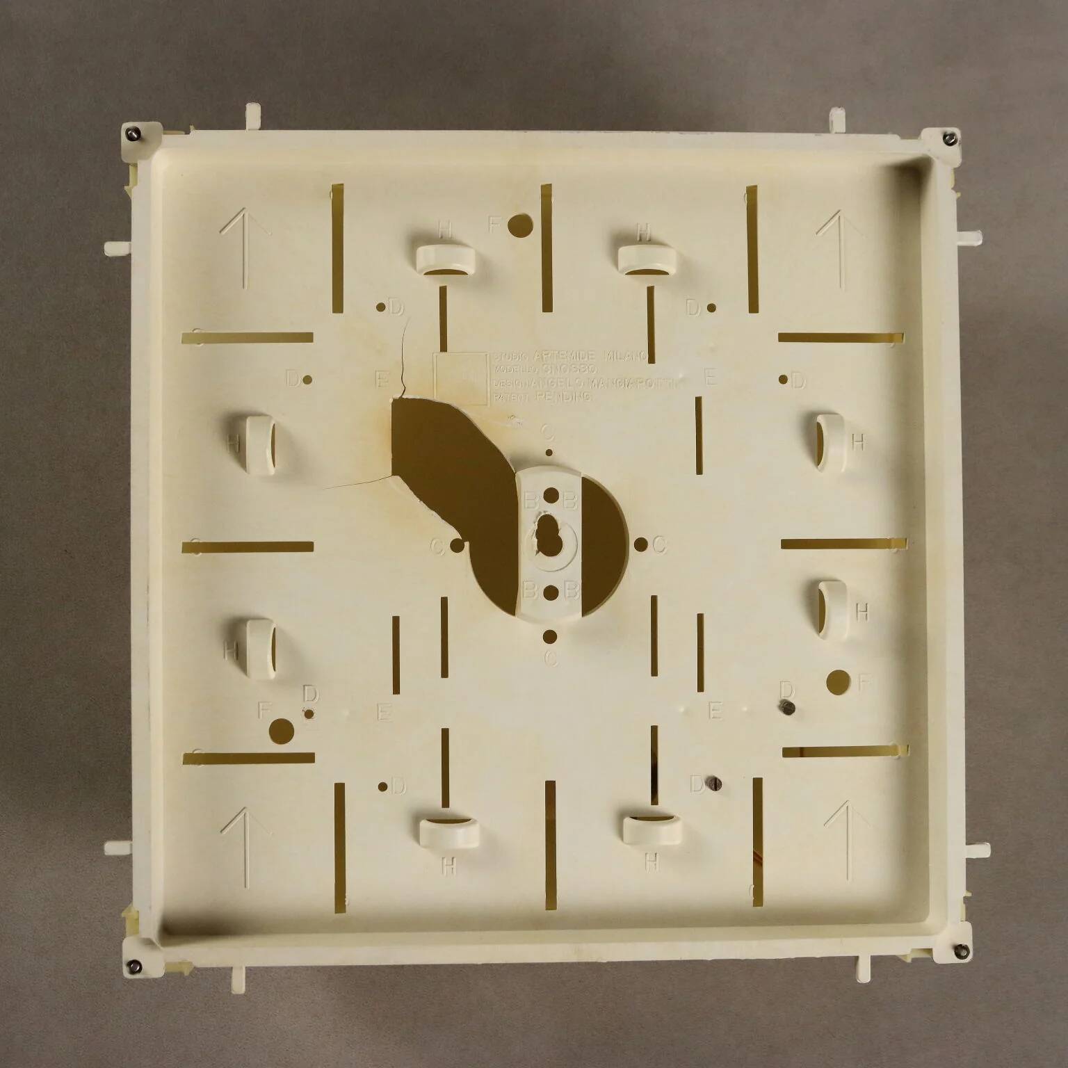 Artemide Cnosso lamp in coloured plastic, designed in Italy in the 1960s-70s.