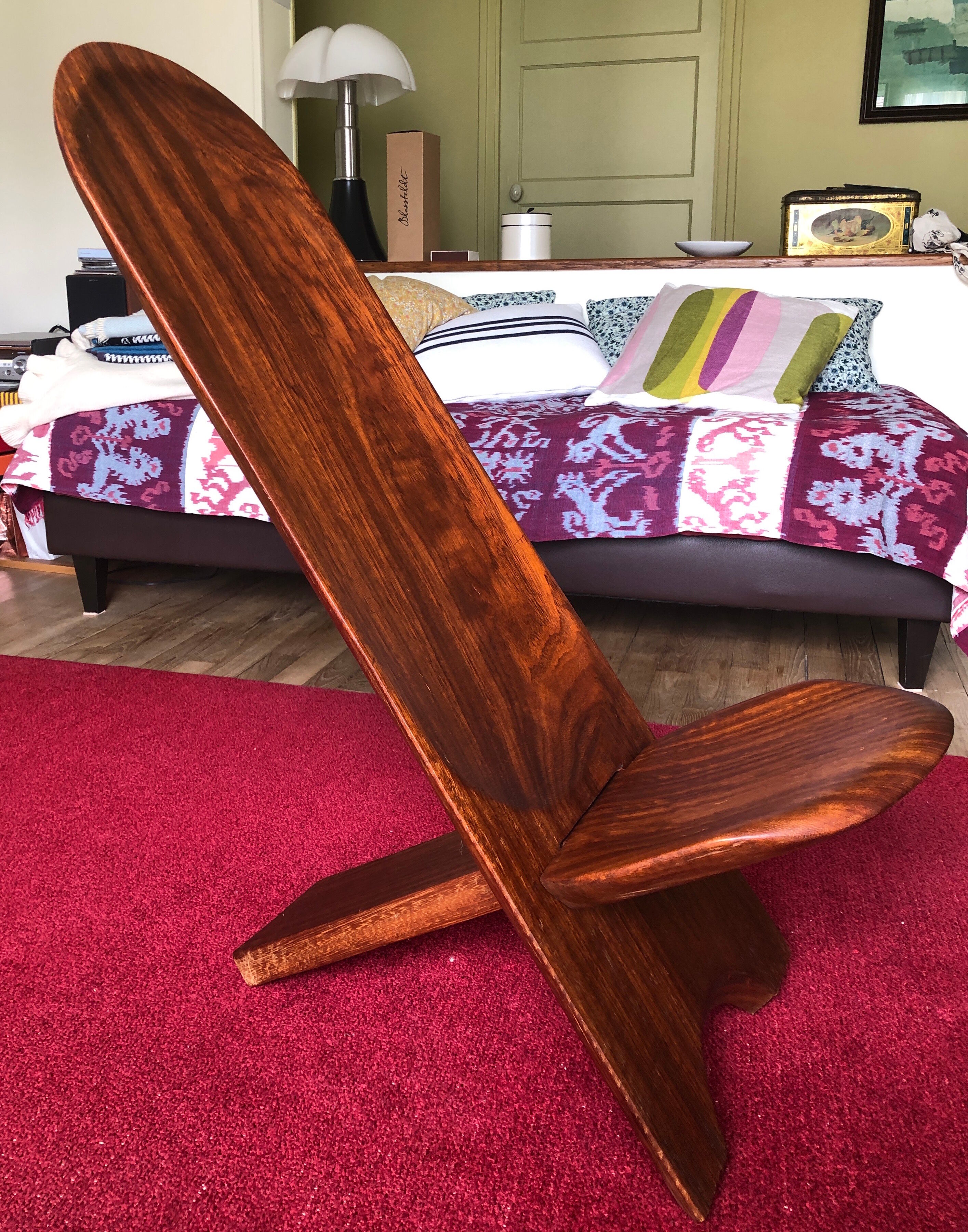 Fauteuil à palabre en bois d'irokonon sculpté